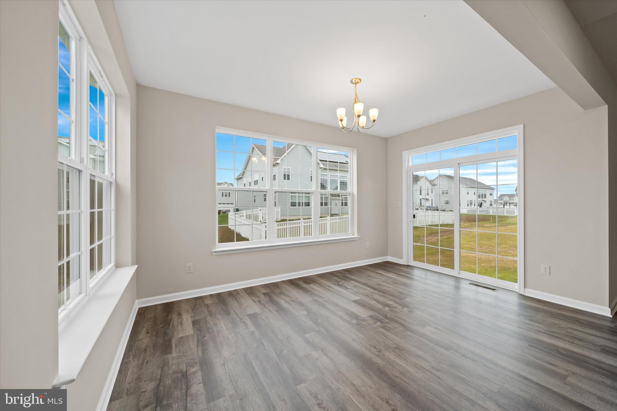 MOUNT FRIENDSHIP - Residential