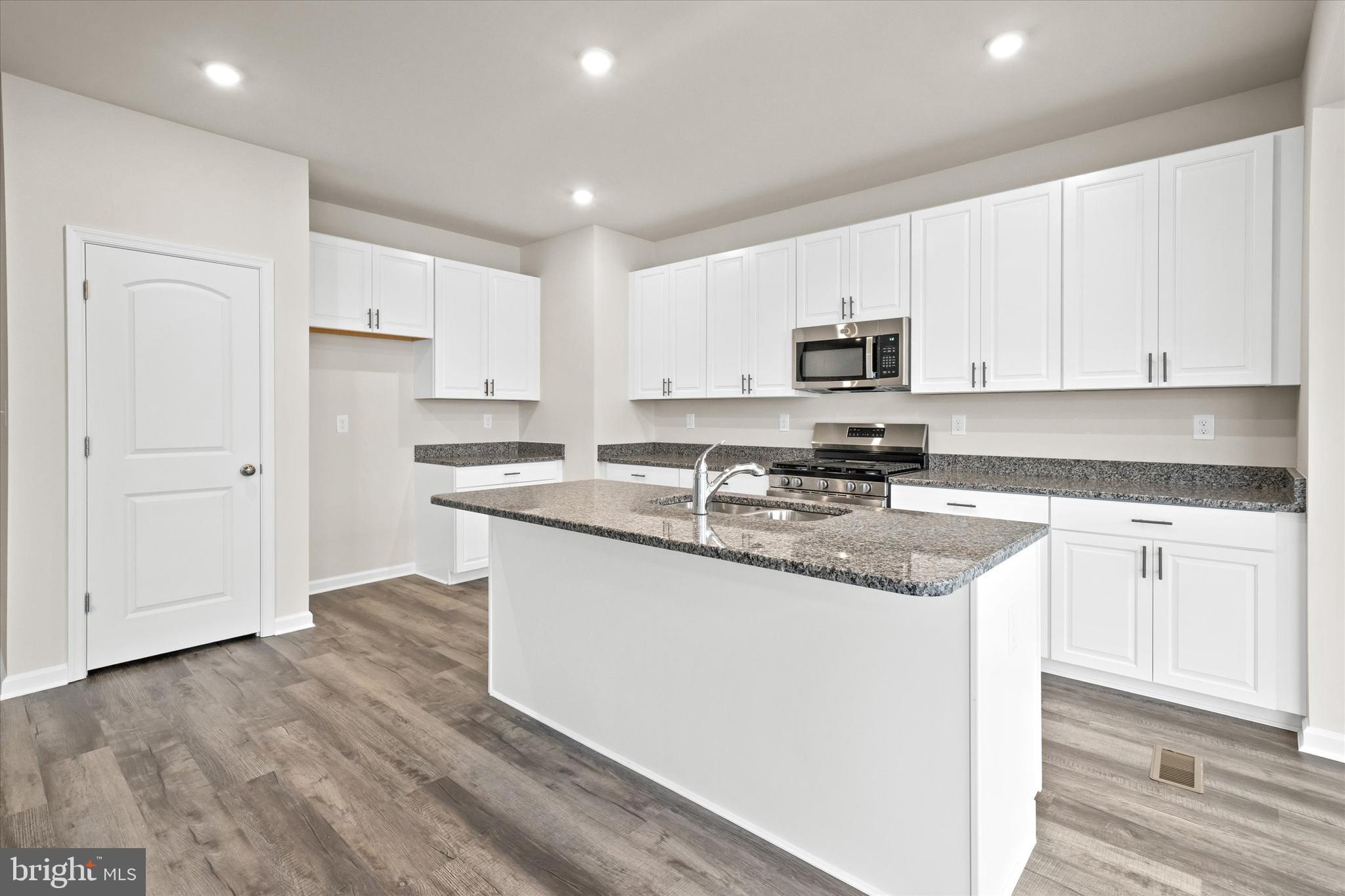 MOUNT FRIENDSHIP - Residential