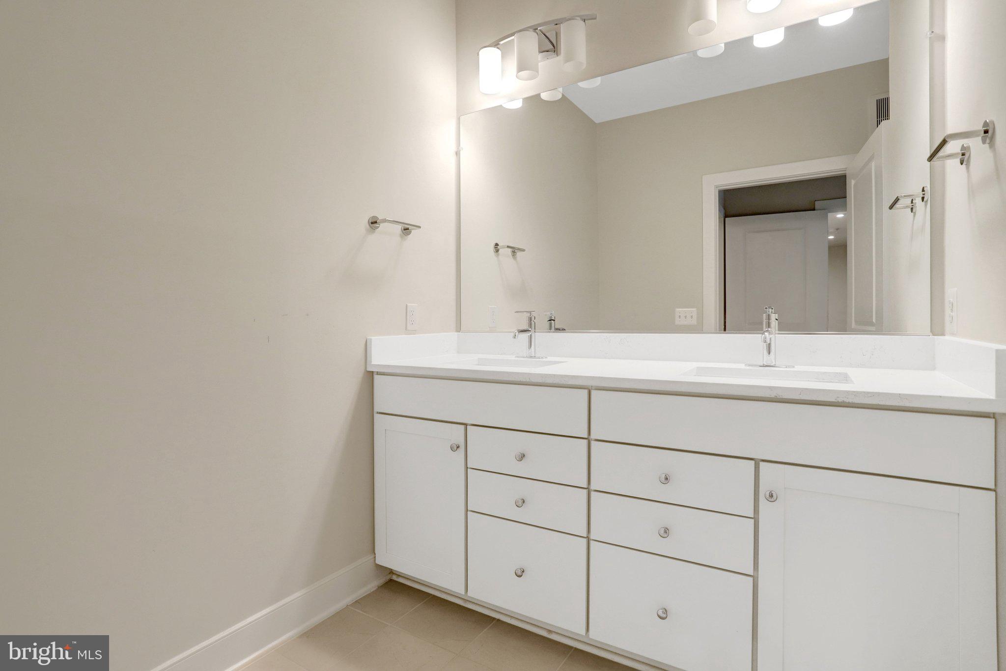 THE FLATS AT NATIONAL HARBOR - Residential