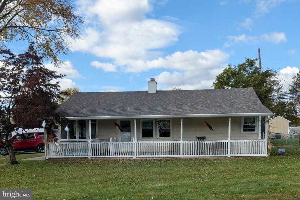 Photo of 243 Wyandotte Road, FAIRLESS HILLS, PA 19030 (MLS # PABU2108020)