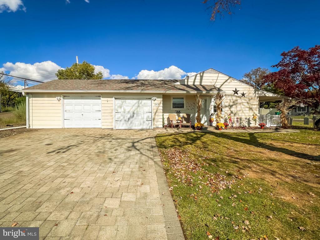 243 WYANDOTTE ROAD