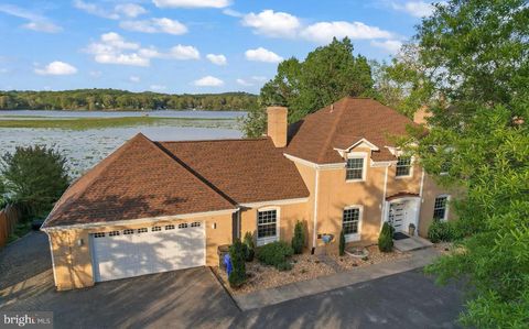 18505 CABIN ROAD TRIANGLE VA 22172