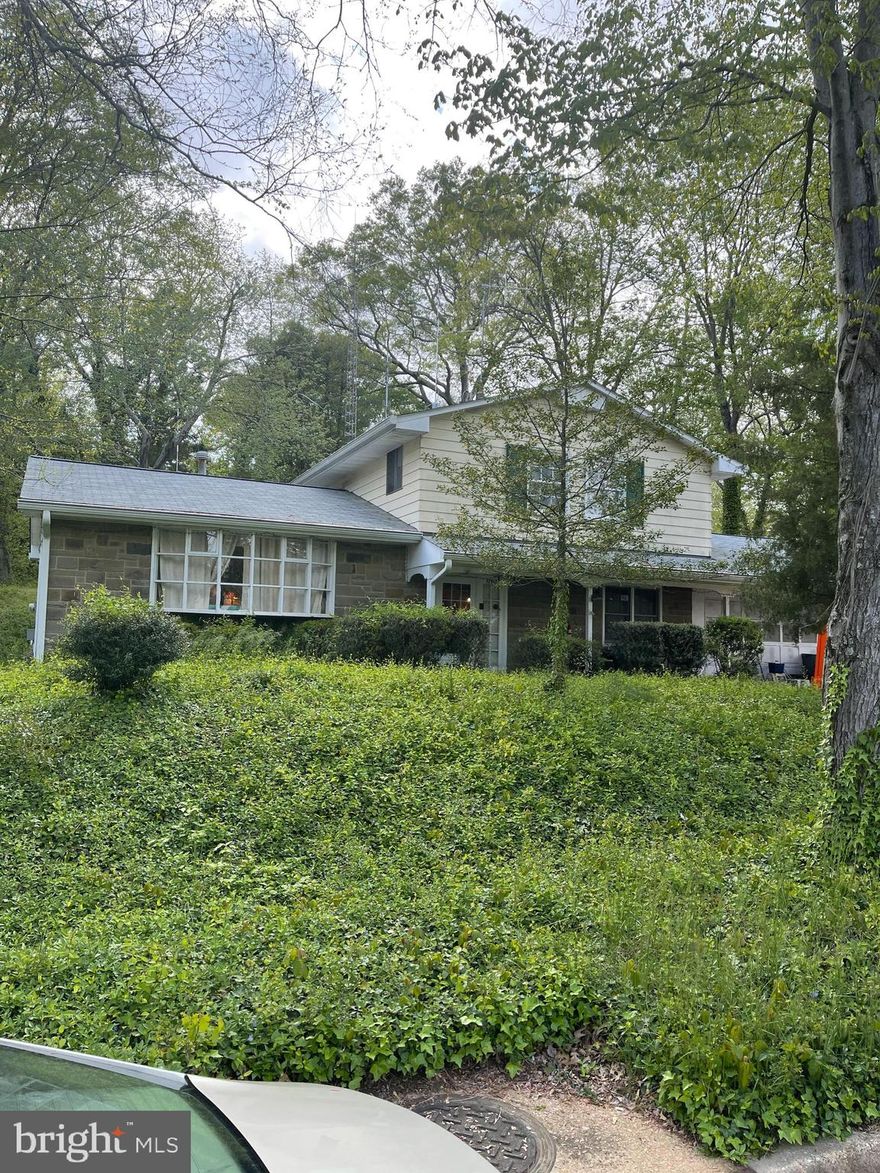 3 Bedroom 2.5 bath home in Forest Knolls. Wood floors throughout. Light, bright and spacious main living area. Kitchen provides plenty of counter space and cabinet space and gas stove. Cozy brick fireplace, plenty of storage. Fantastic option for DC or northern Virginia commuter and located within a reasonable distance to shopping and restaurants at the National Harbor/MGM, Old Town Alexandria and even south to Waldorf!