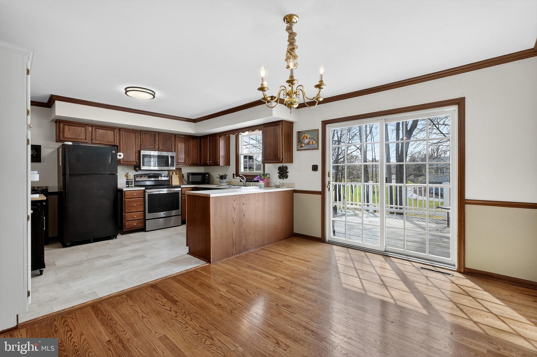 HICKORY WOODS - Residential