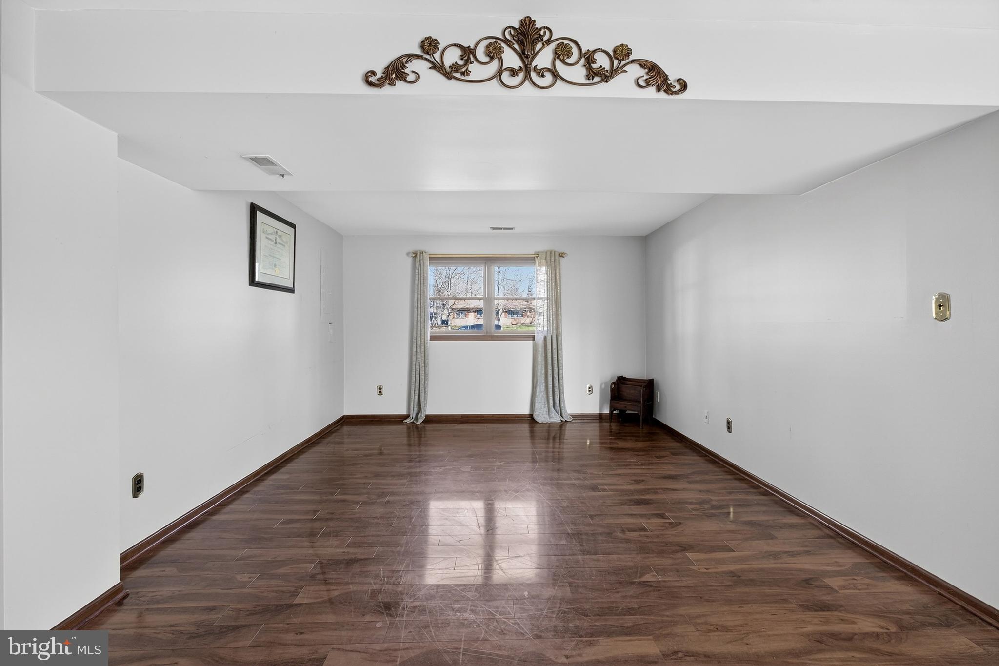 HICKORY WOODS - Residential