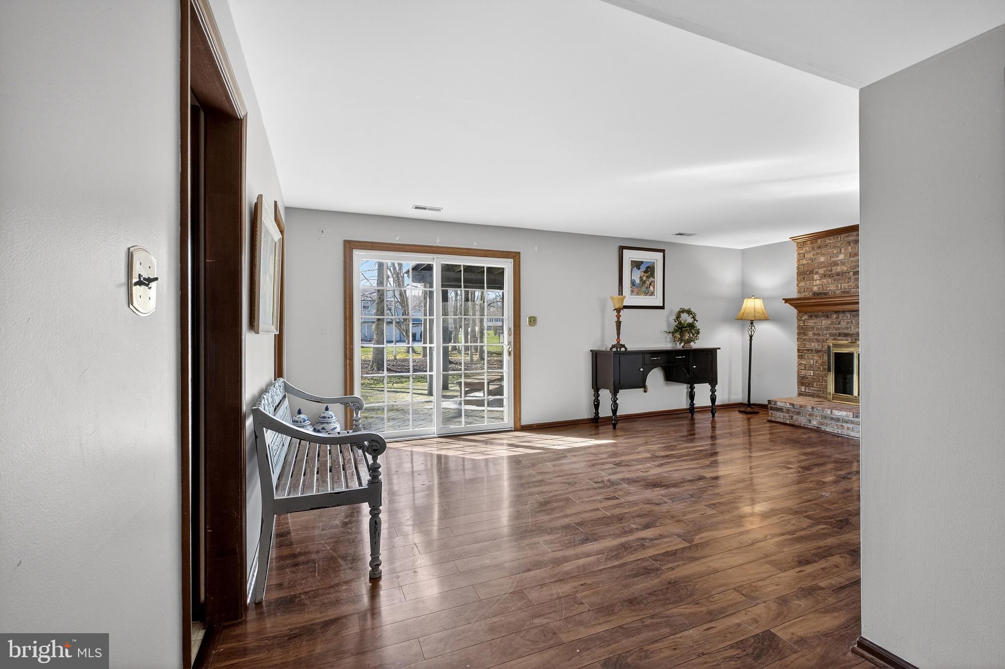 HICKORY WOODS - Residential