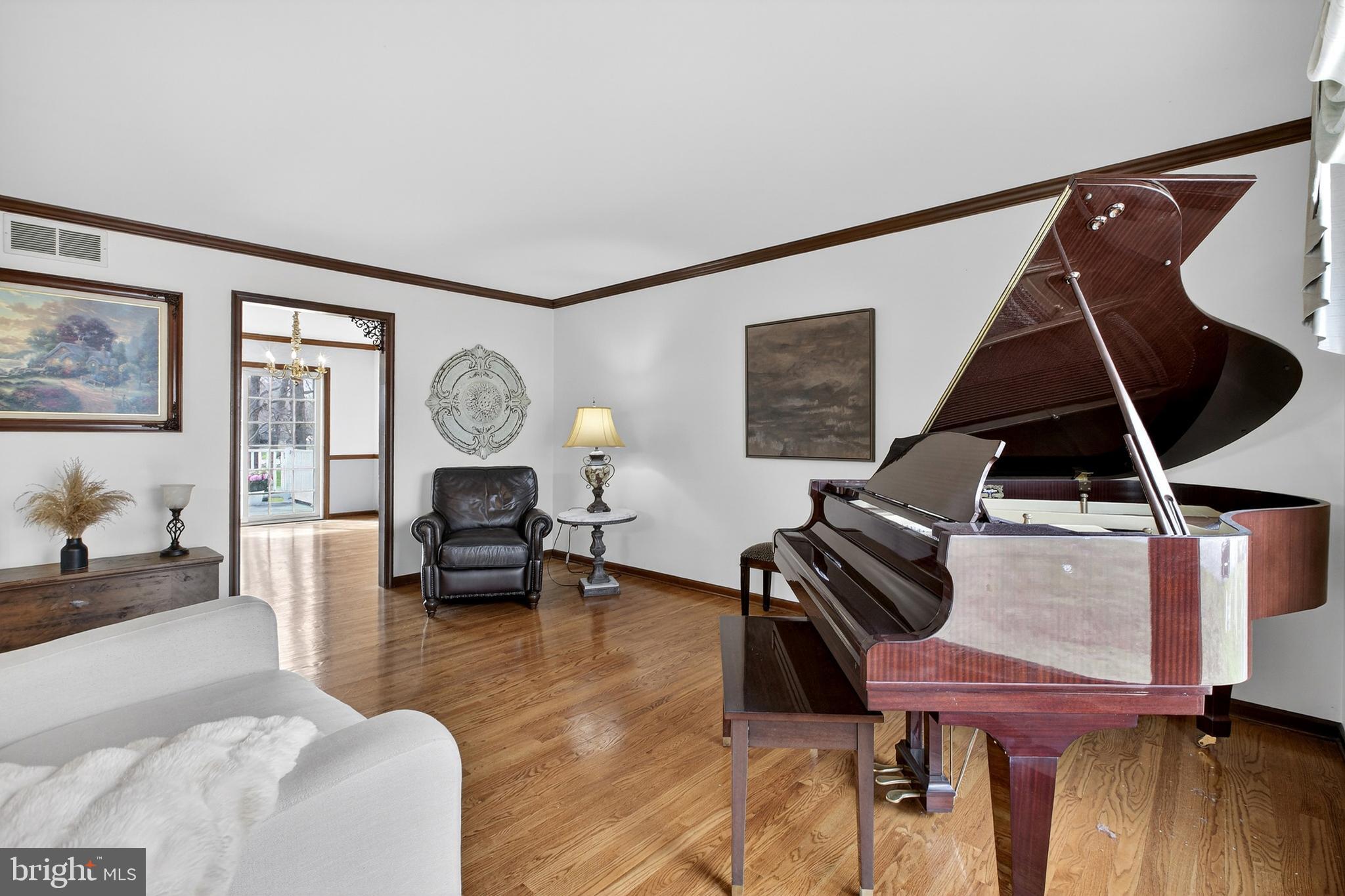 HICKORY WOODS - Residential