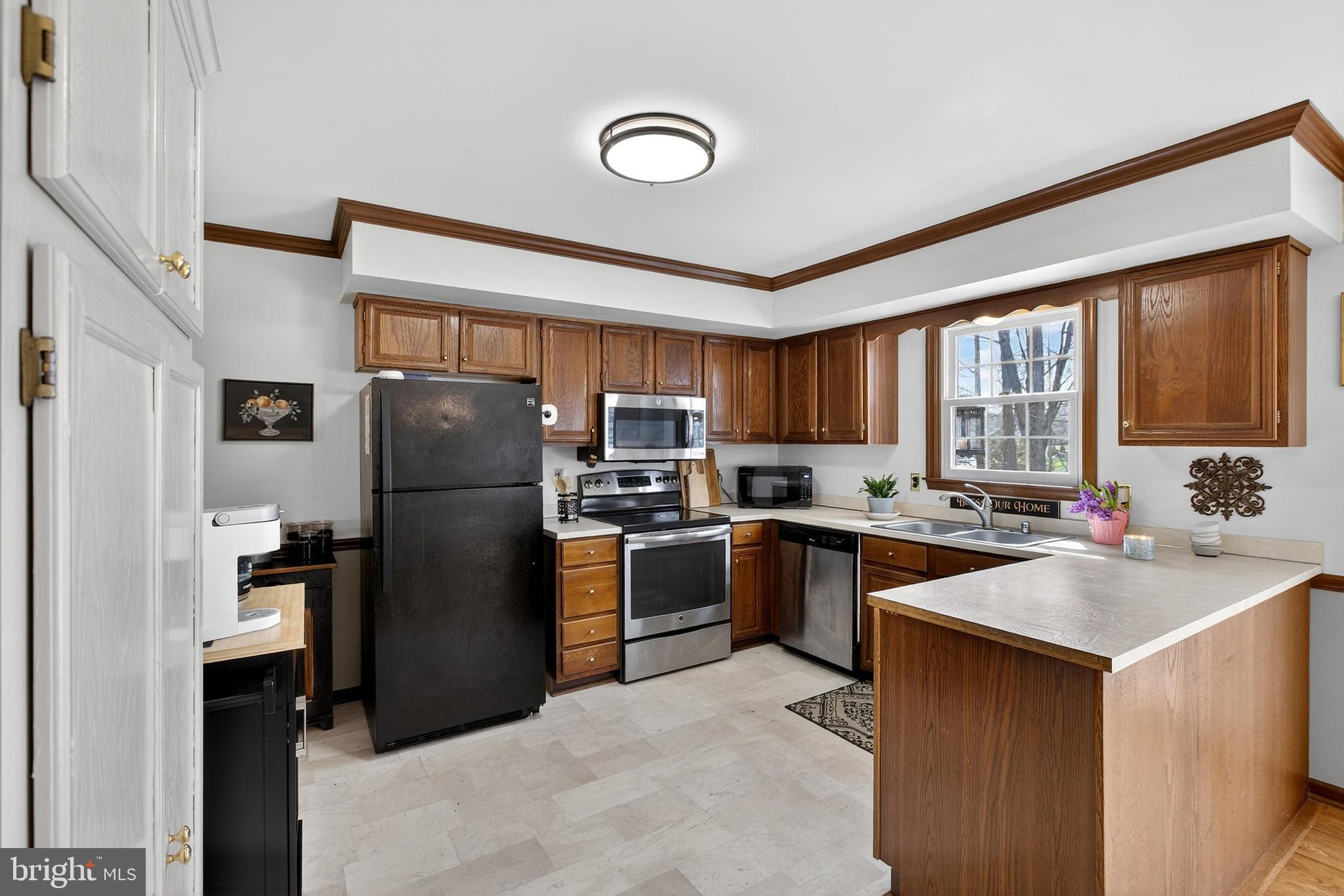 HICKORY WOODS - Residential