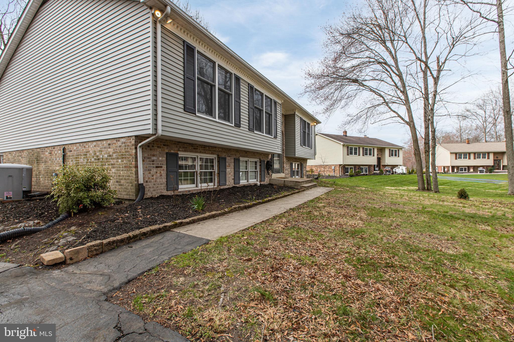 HICKORY WOODS - Residential