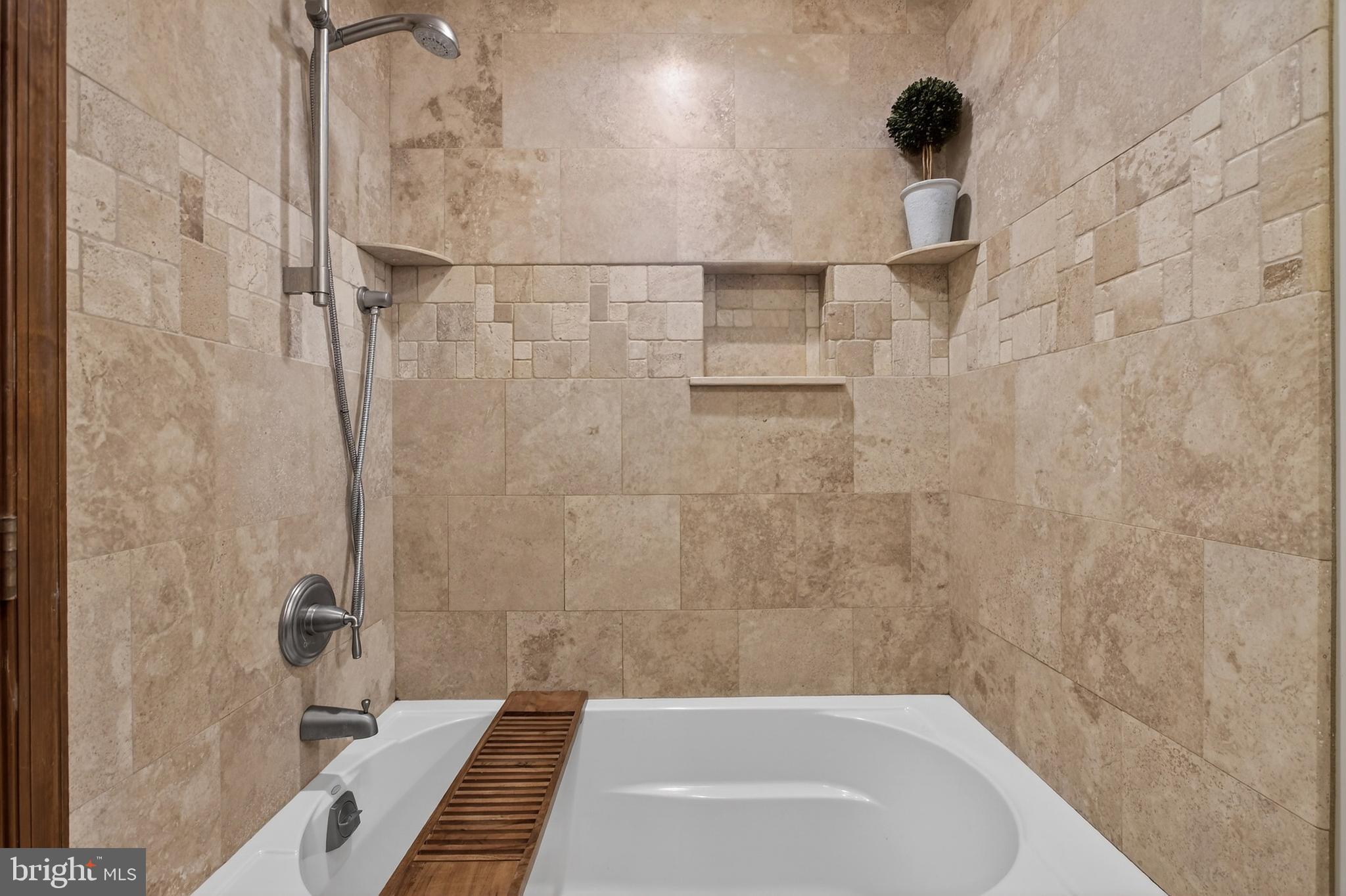 HICKORY WOODS - Residential