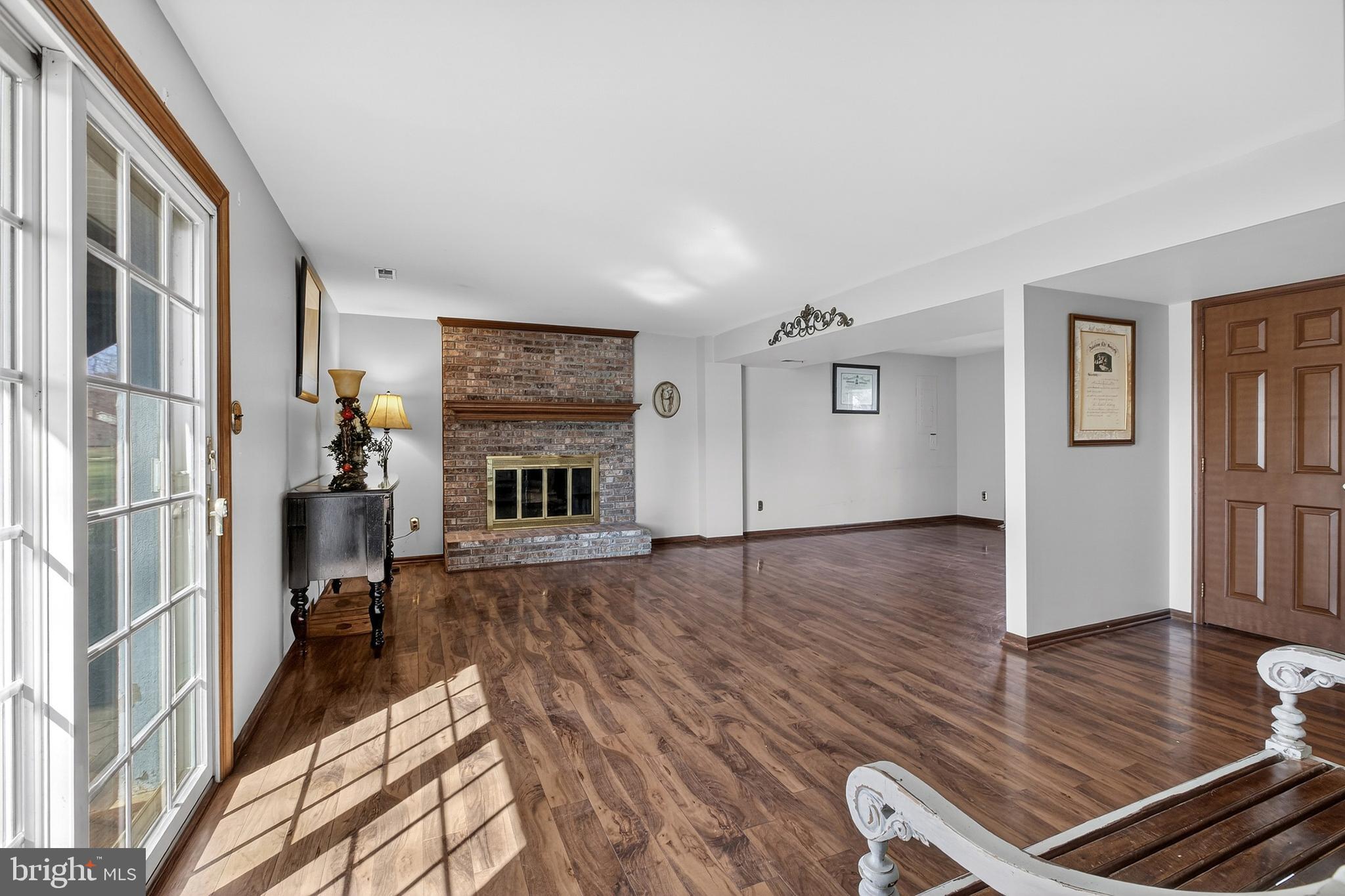 HICKORY WOODS - Residential