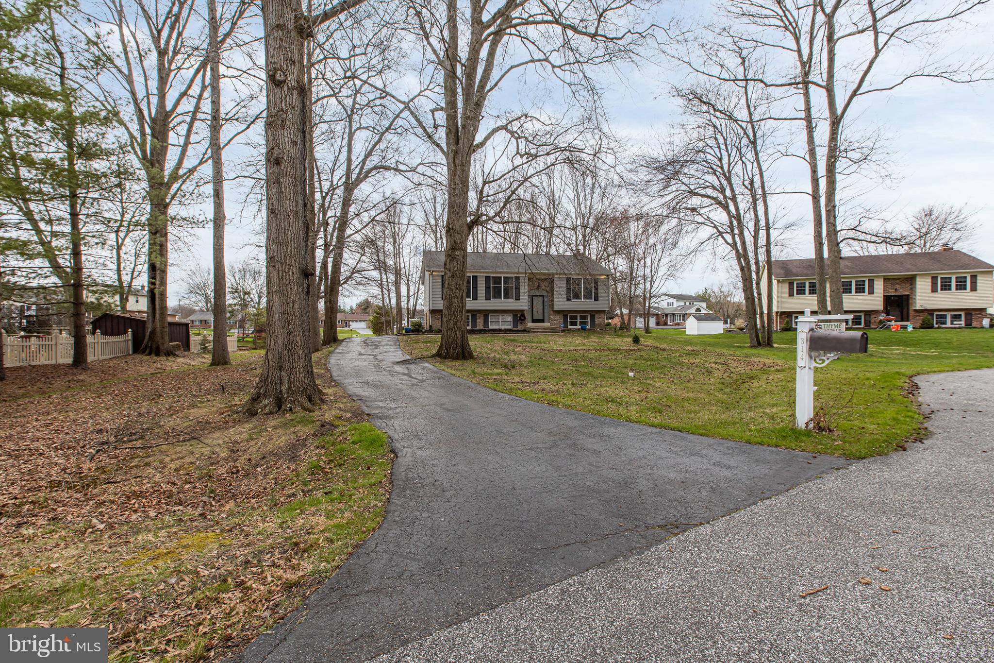 HICKORY WOODS - Residential