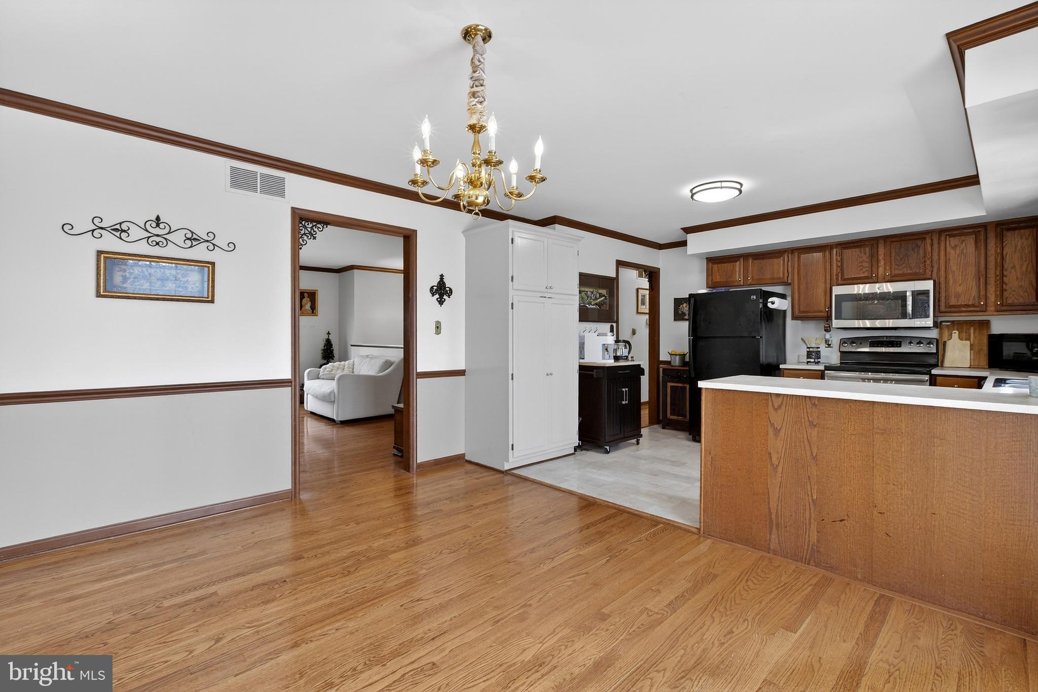 HICKORY WOODS - Residential