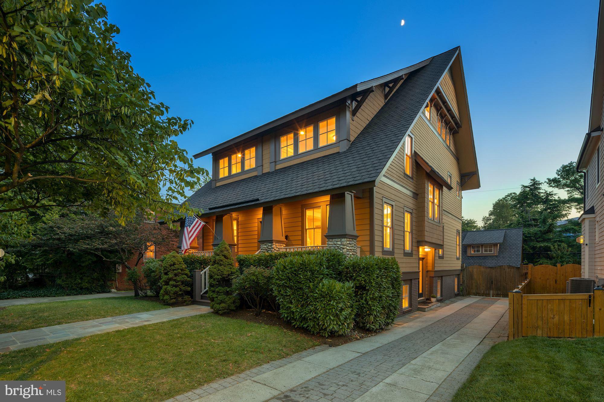 LYON VILLAGE - Residential