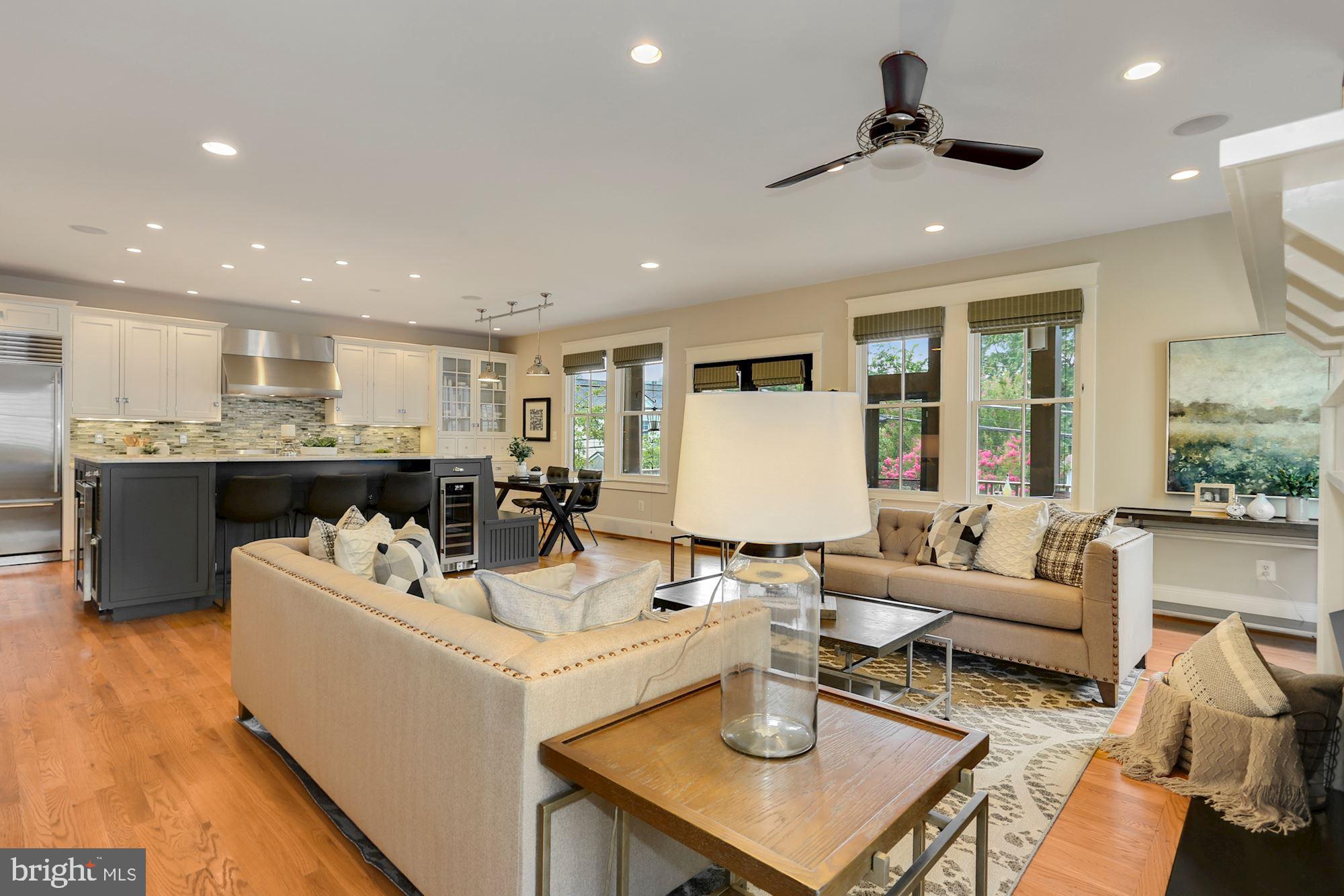 LYON VILLAGE - Residential