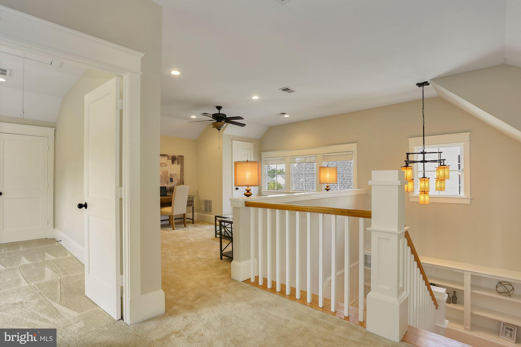 LYON VILLAGE - Residential