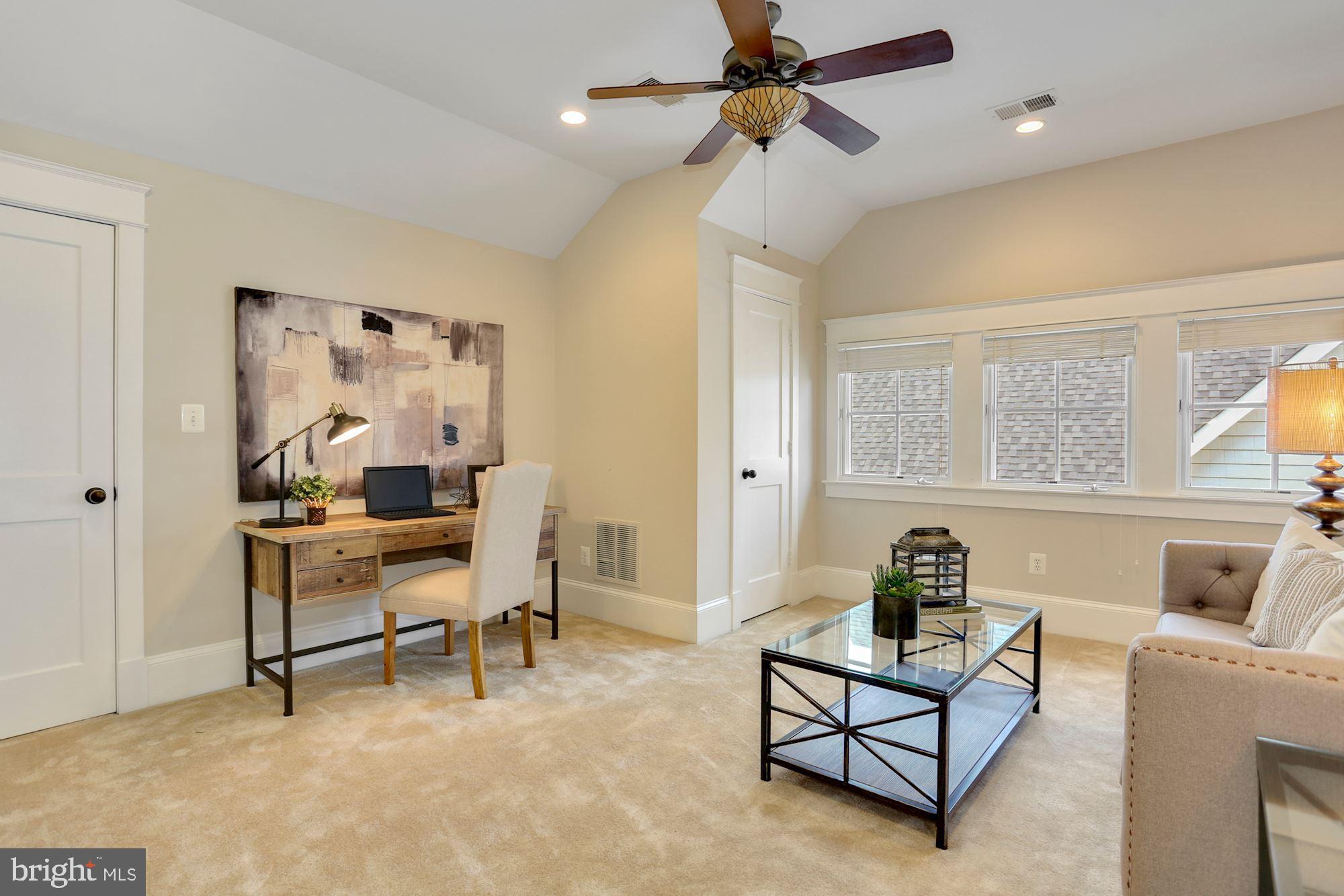 LYON VILLAGE - Residential