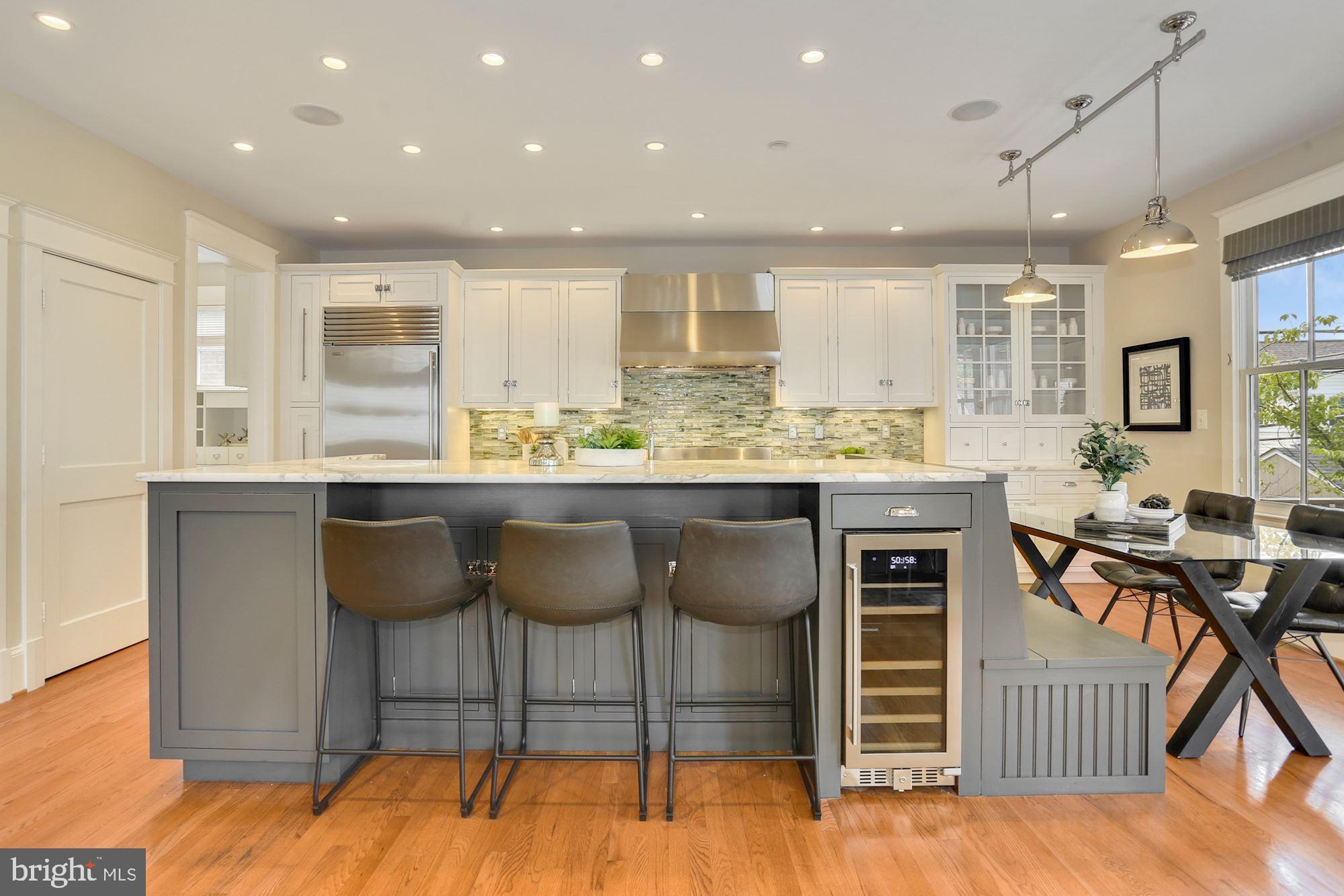 LYON VILLAGE - Residential