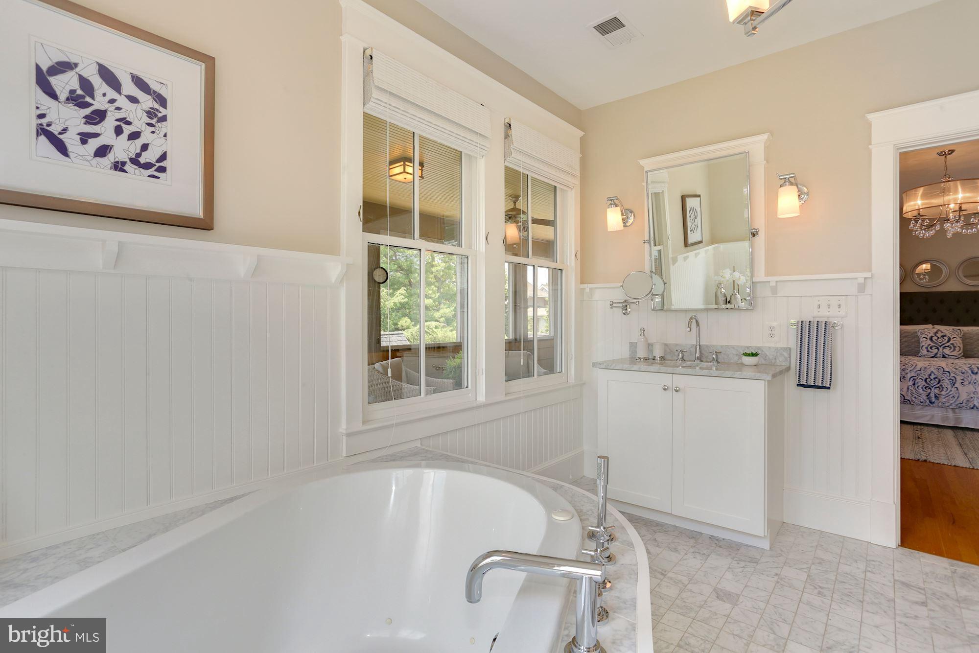 LYON VILLAGE - Residential