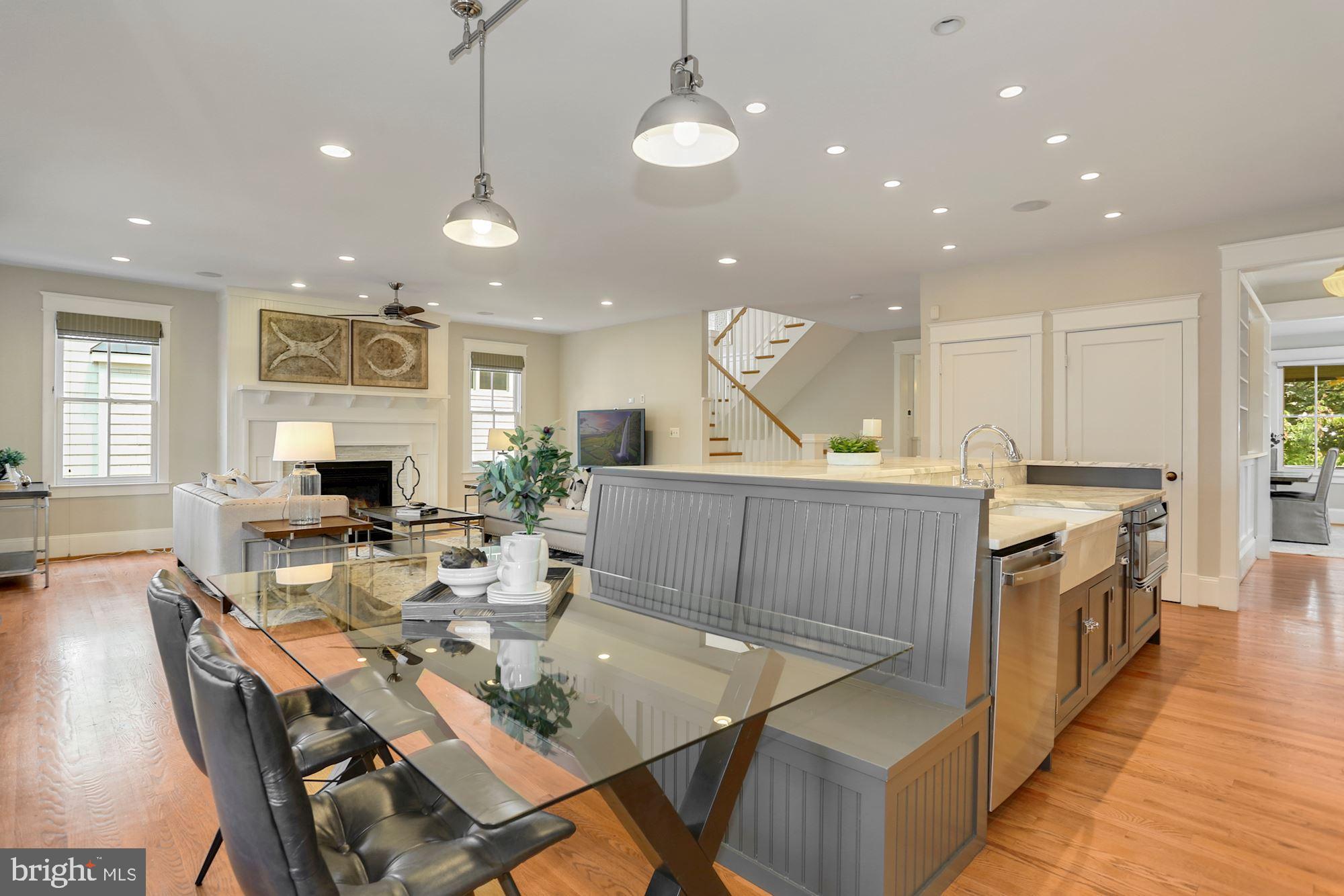 LYON VILLAGE - Residential