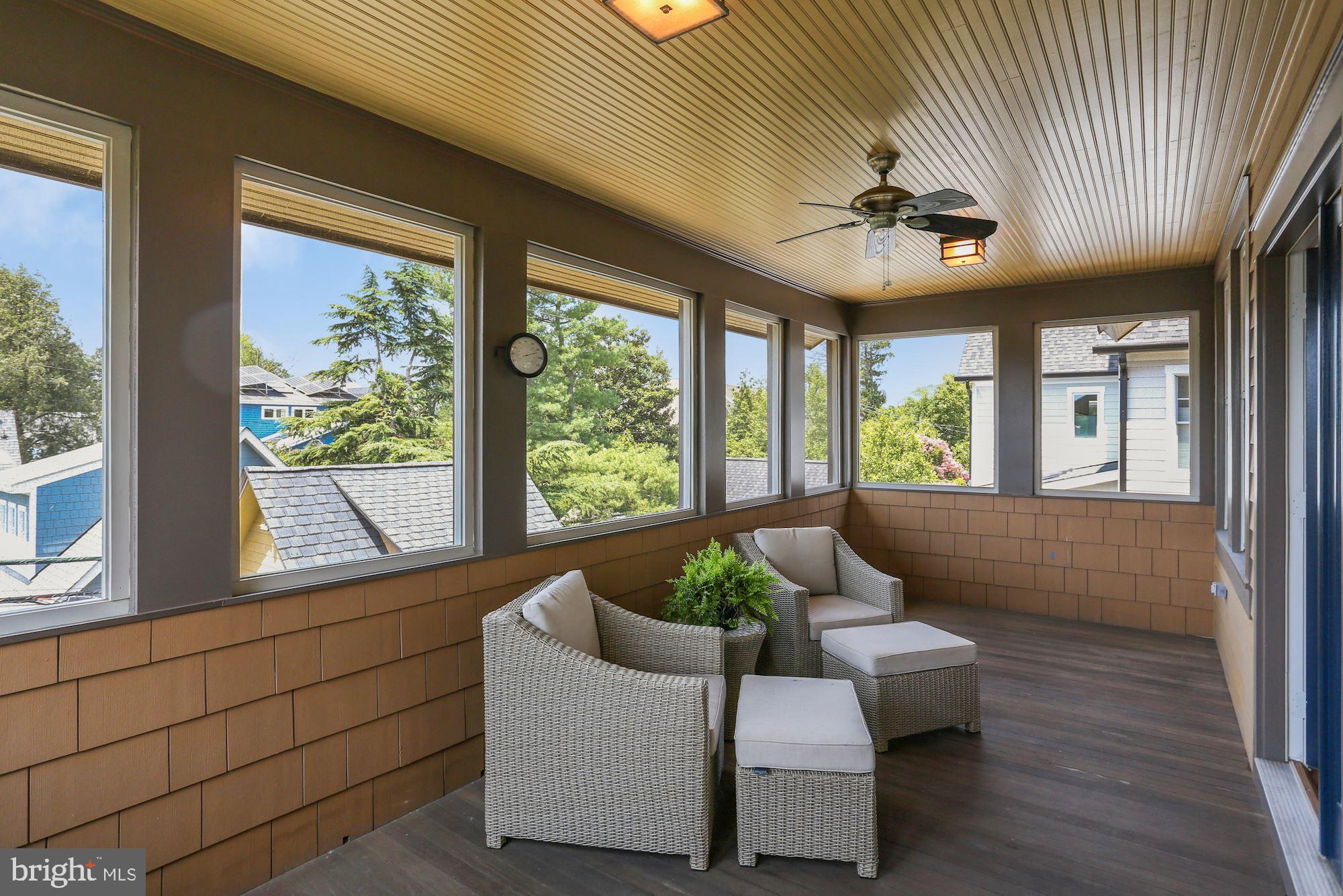 LYON VILLAGE - Residential