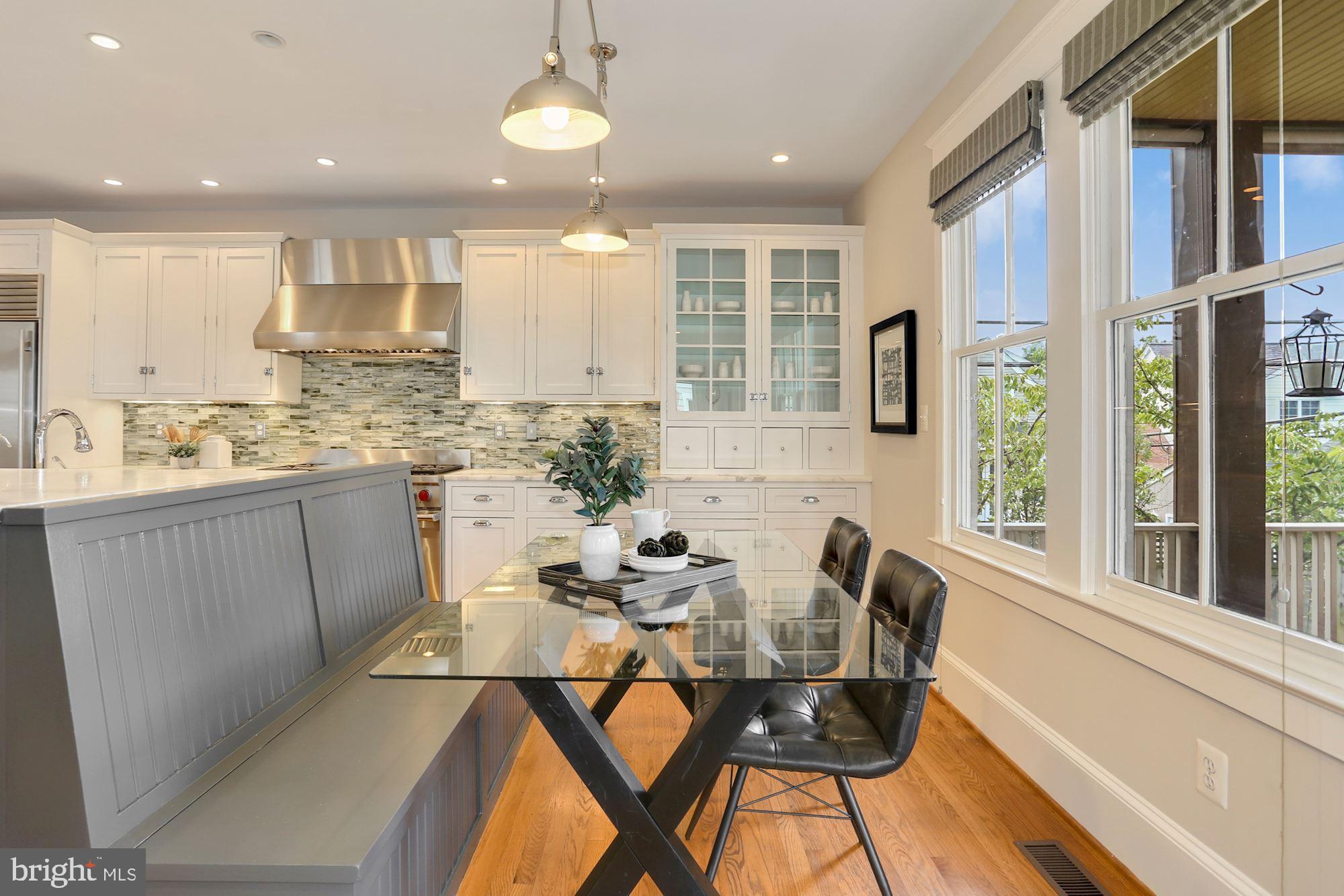 LYON VILLAGE - Residential