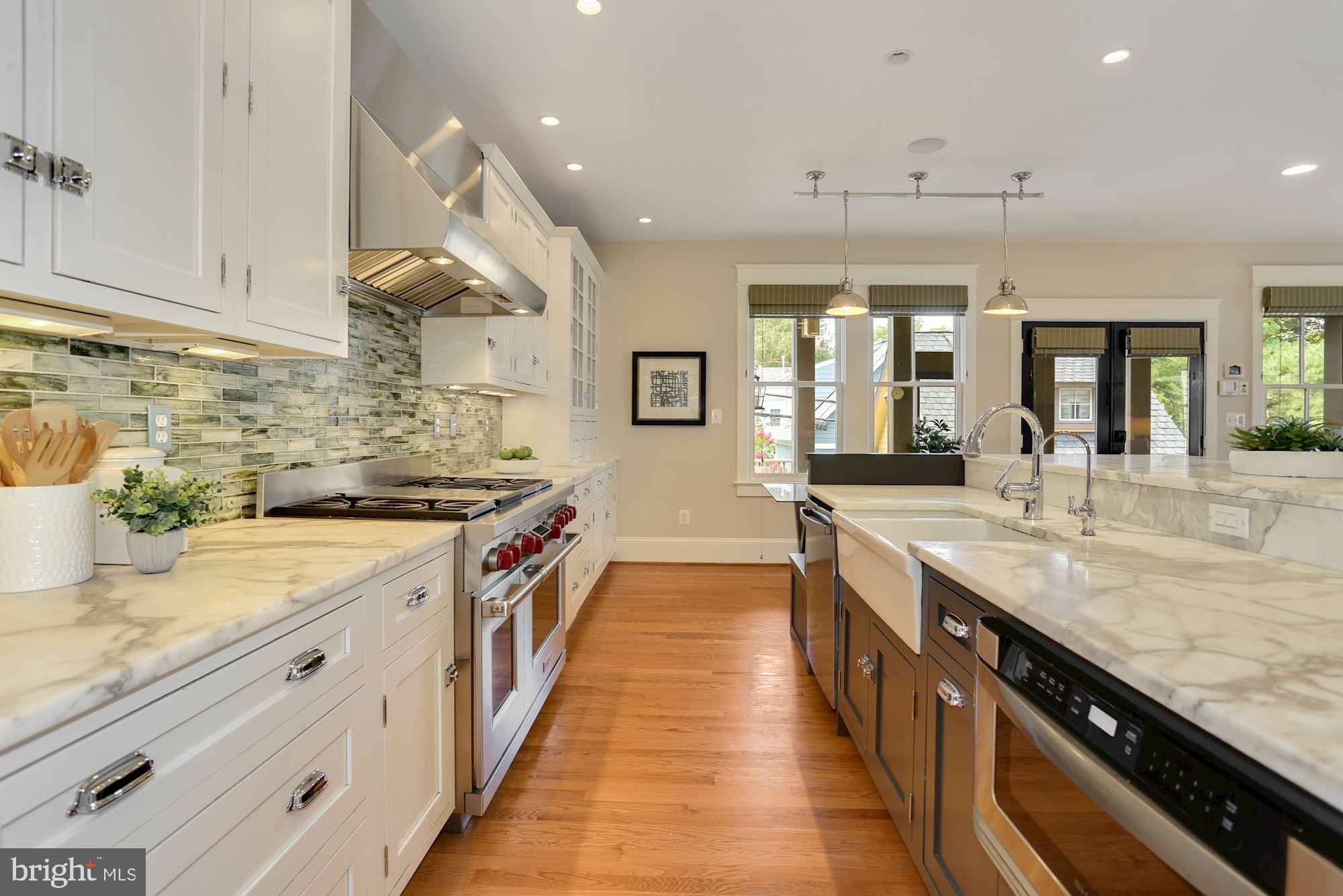 LYON VILLAGE - Residential