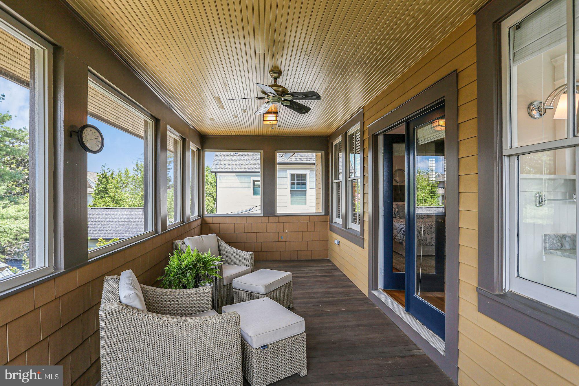 LYON VILLAGE - Residential