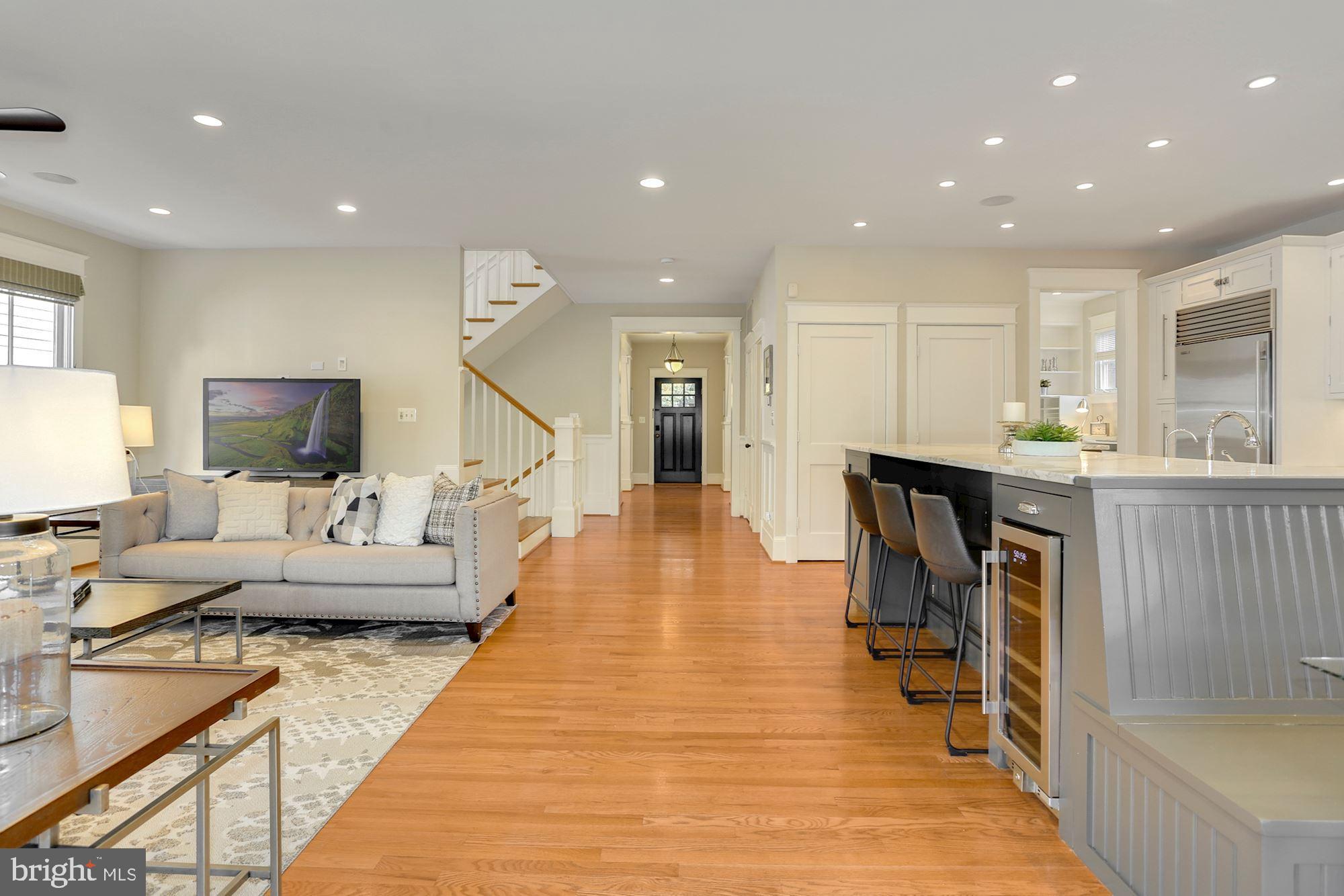 LYON VILLAGE - Residential