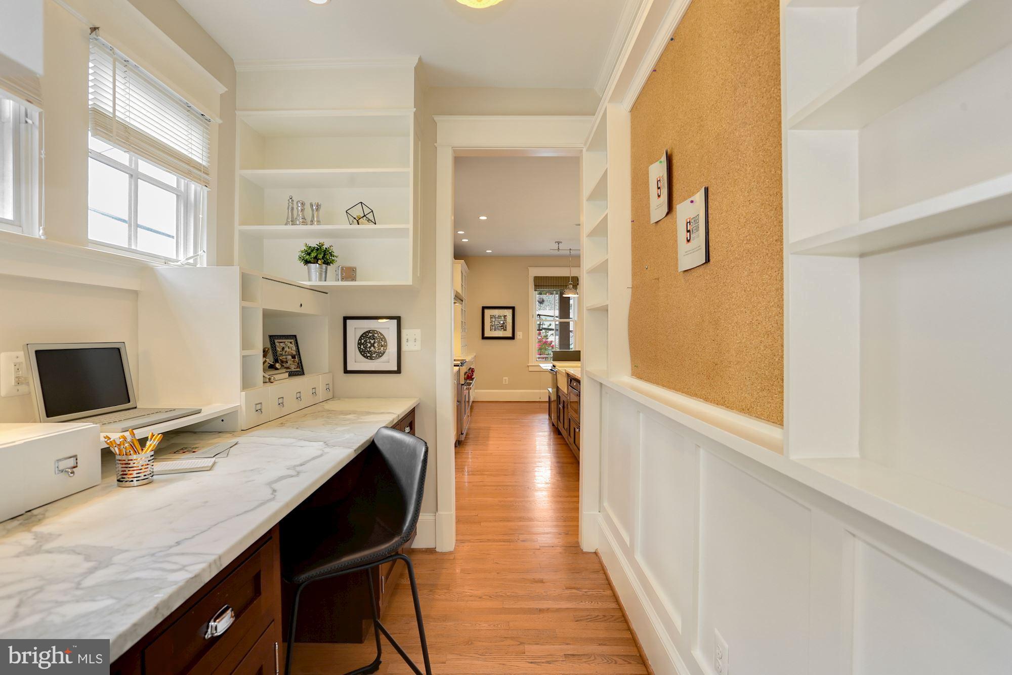 LYON VILLAGE - Residential