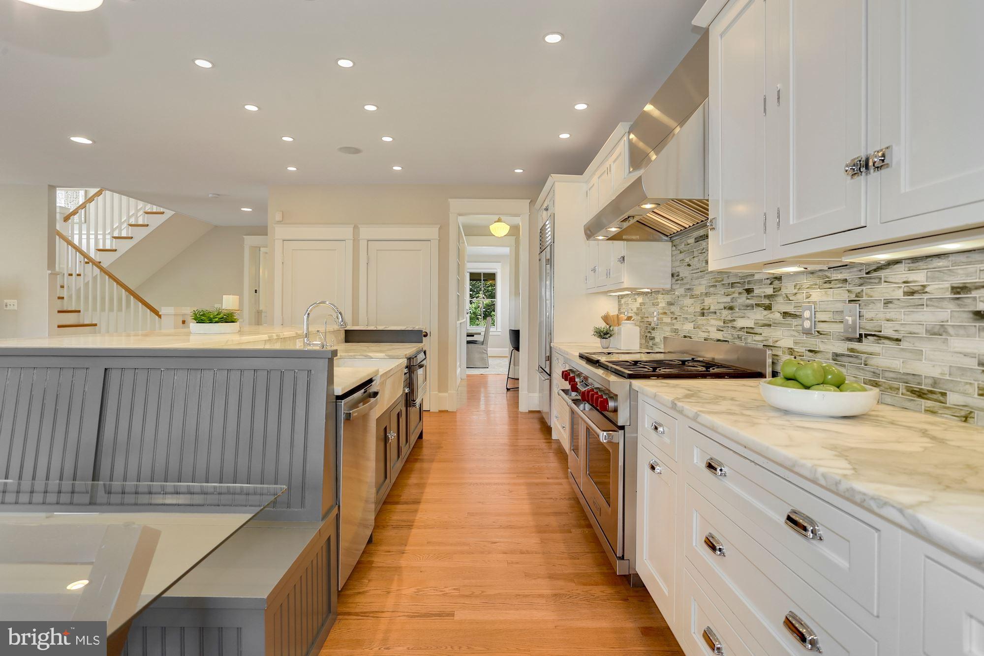 LYON VILLAGE - Residential