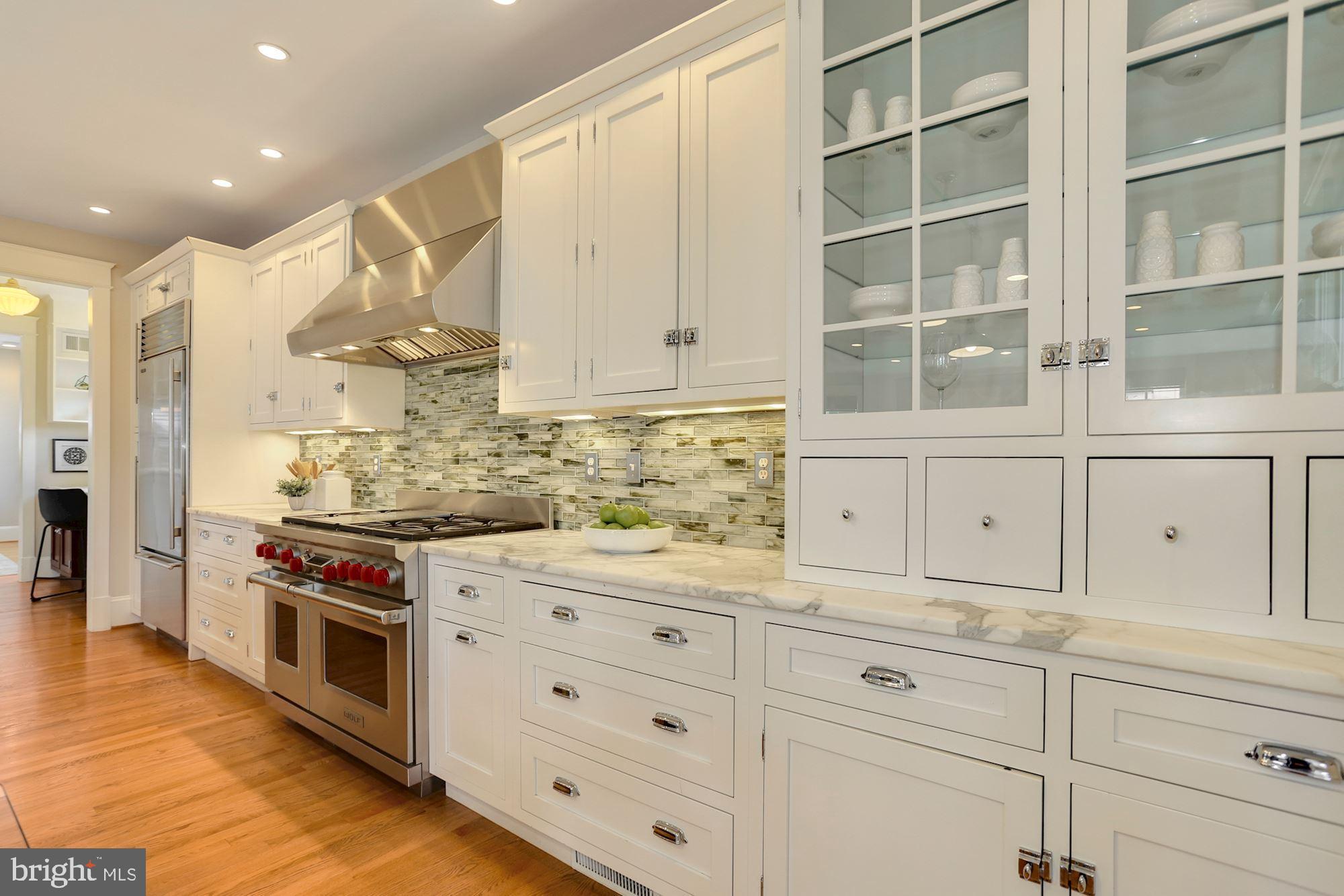 LYON VILLAGE - Residential