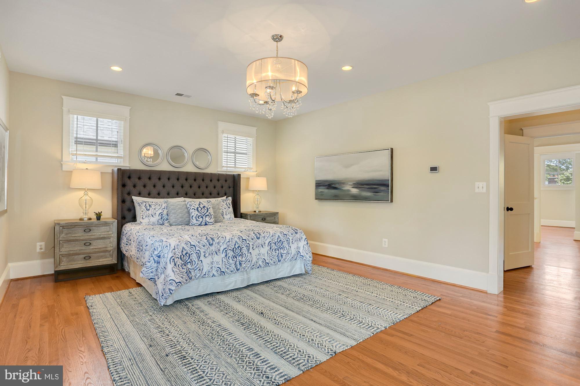 LYON VILLAGE - Residential