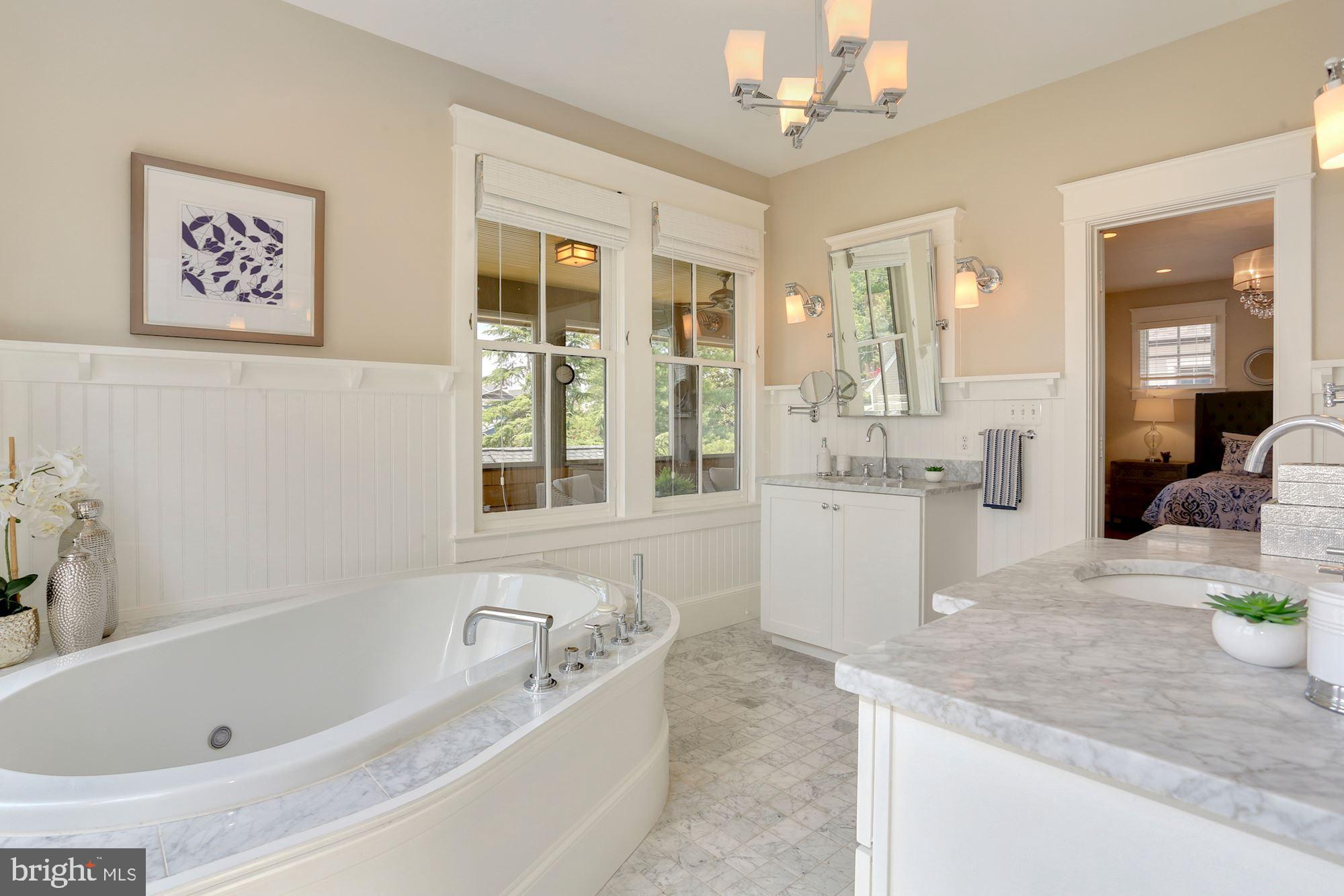 LYON VILLAGE - Residential