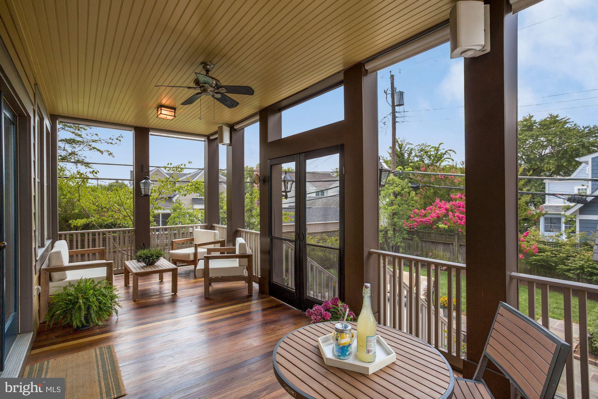 LYON VILLAGE - Residential