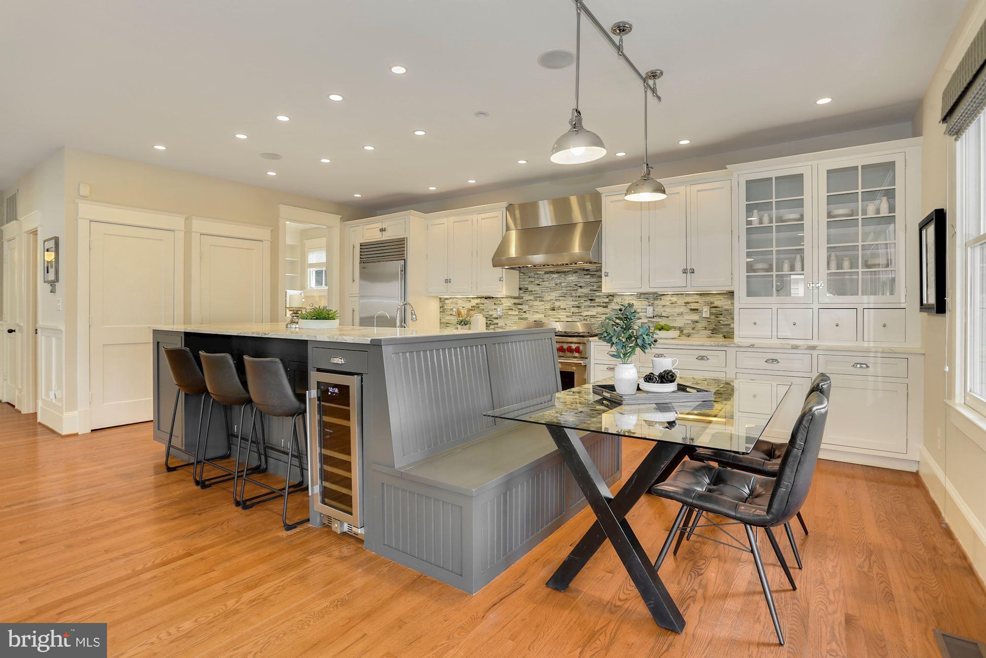 LYON VILLAGE - Residential