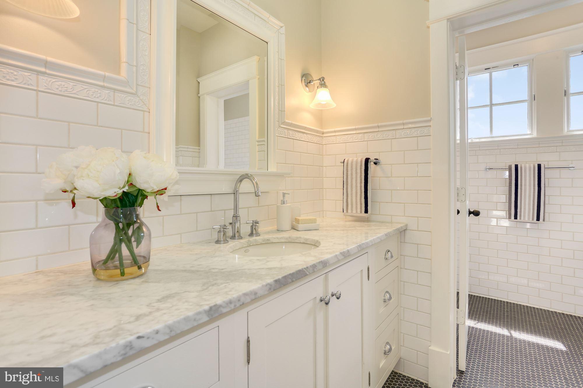 LYON VILLAGE - Residential