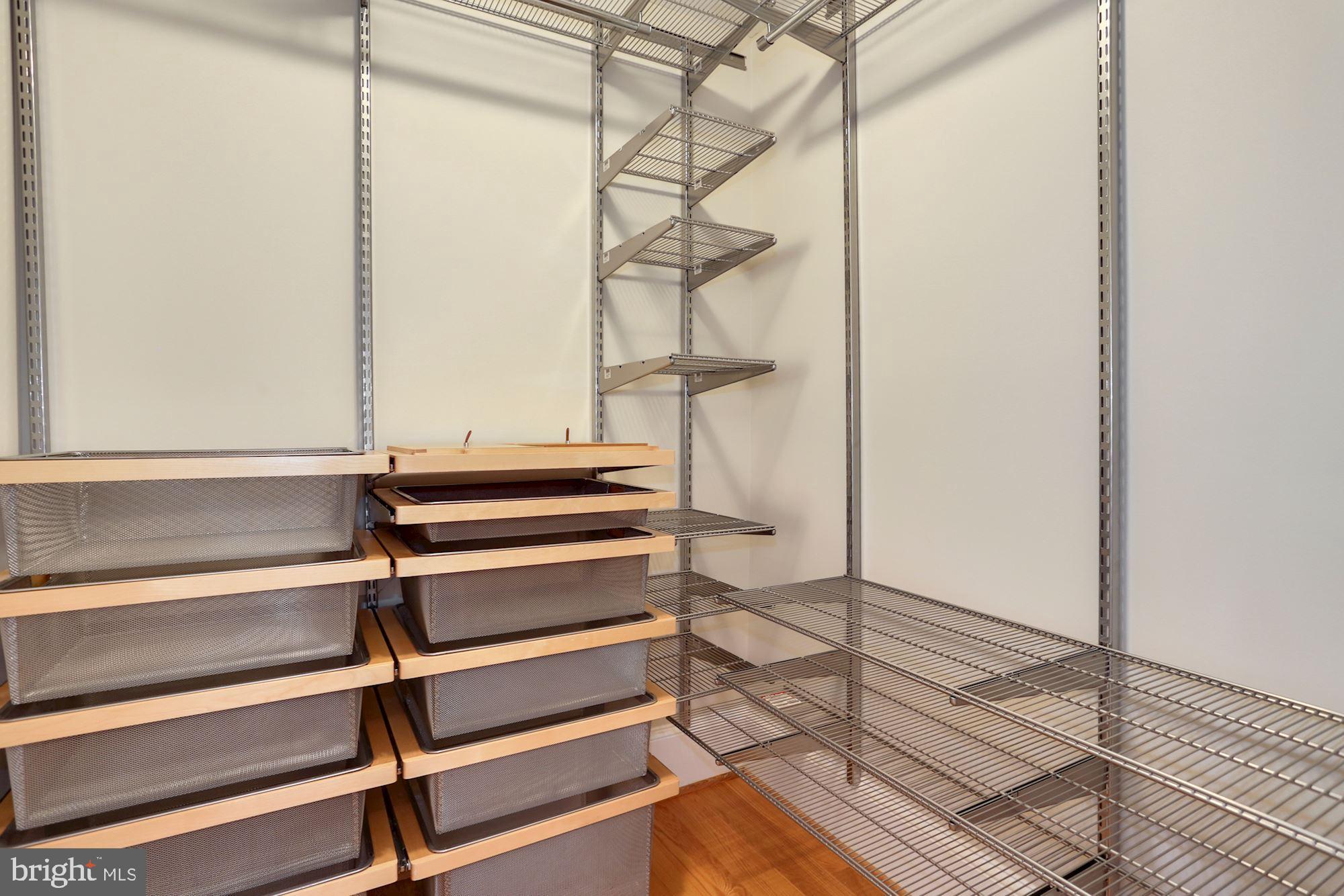 LYON VILLAGE - Residential