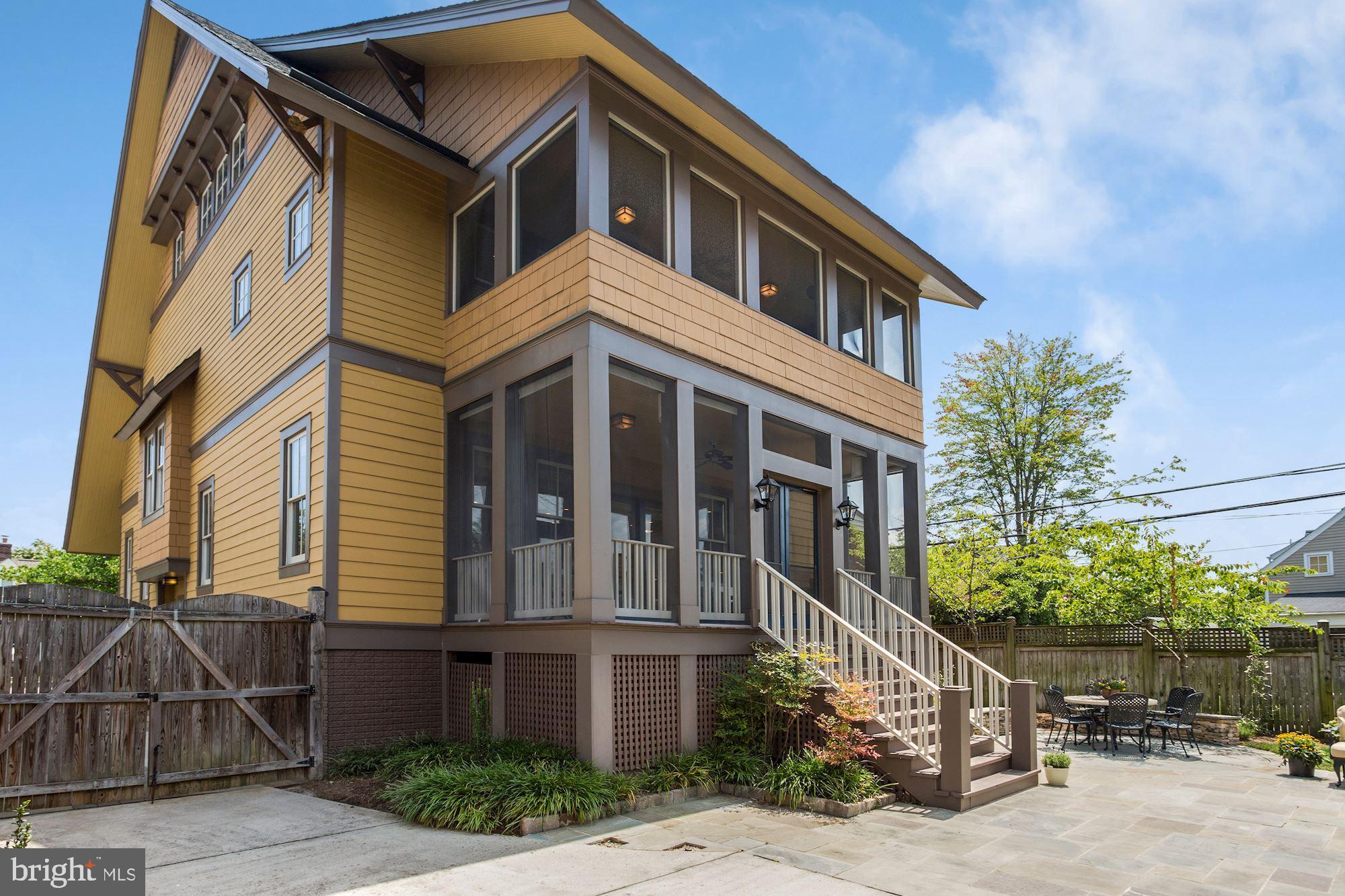 LYON VILLAGE - Residential