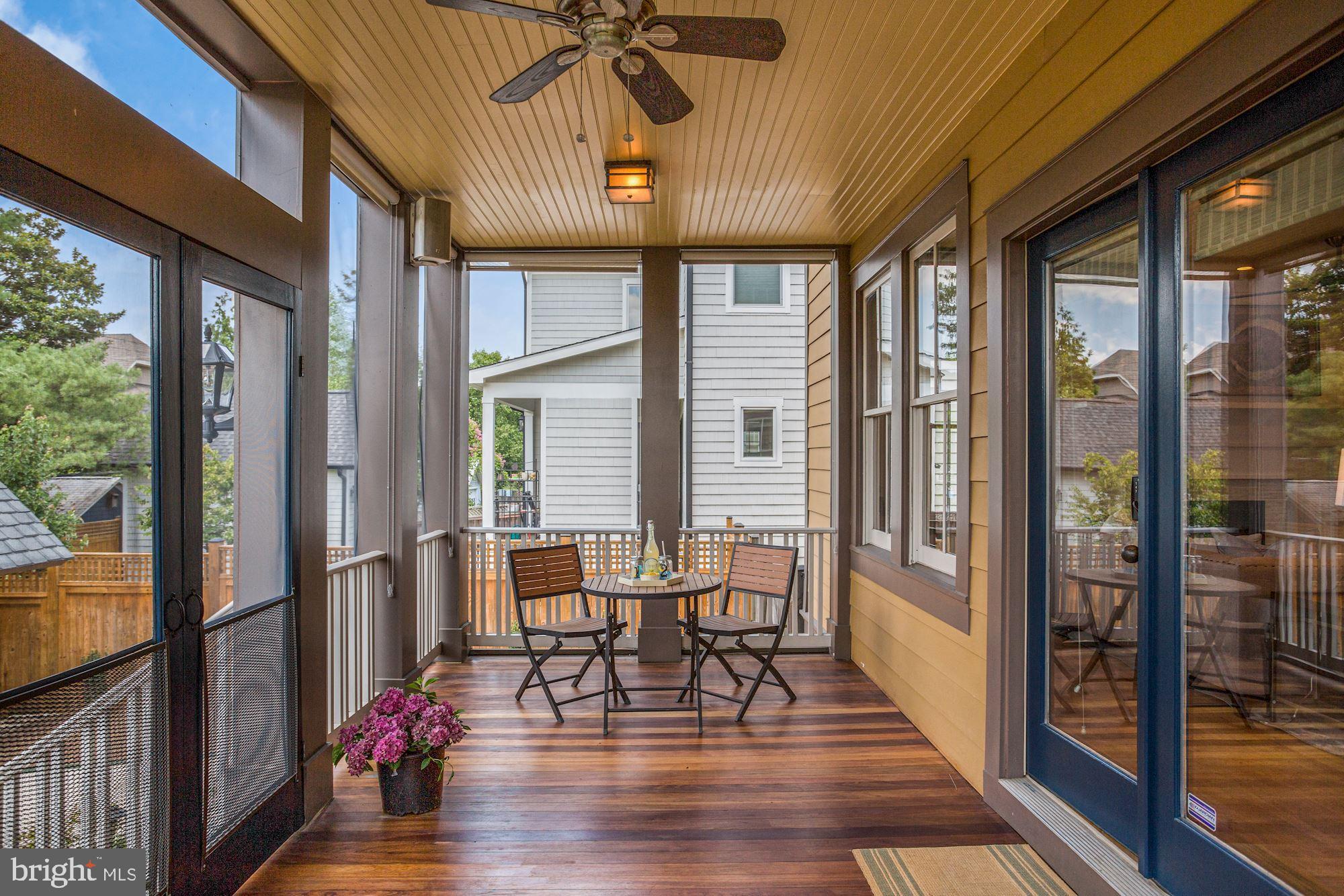 LYON VILLAGE - Residential