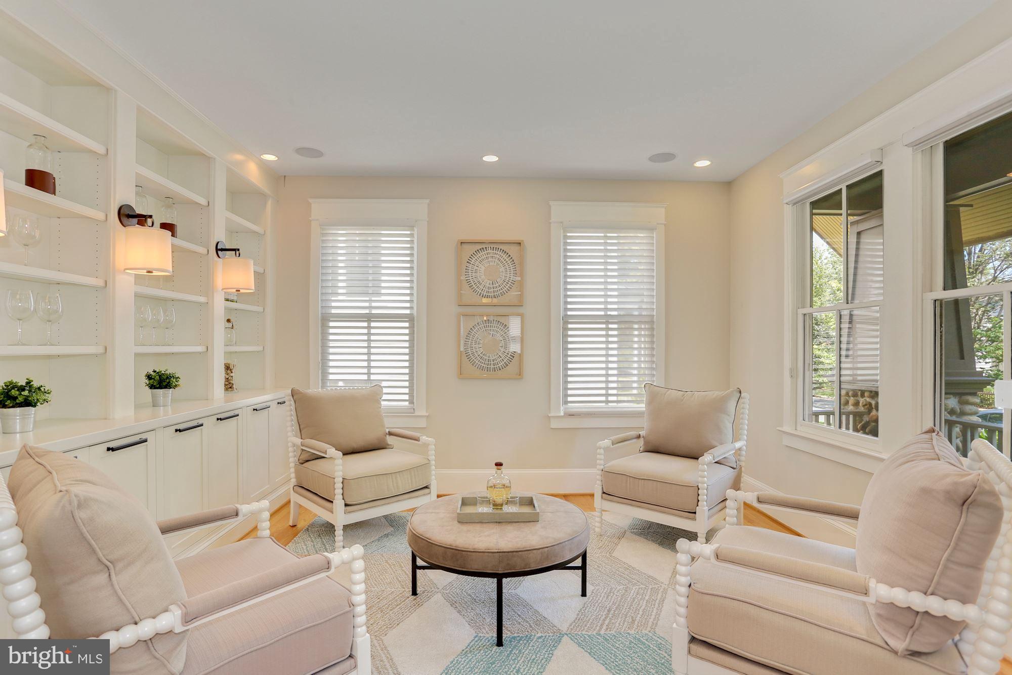 LYON VILLAGE - Residential