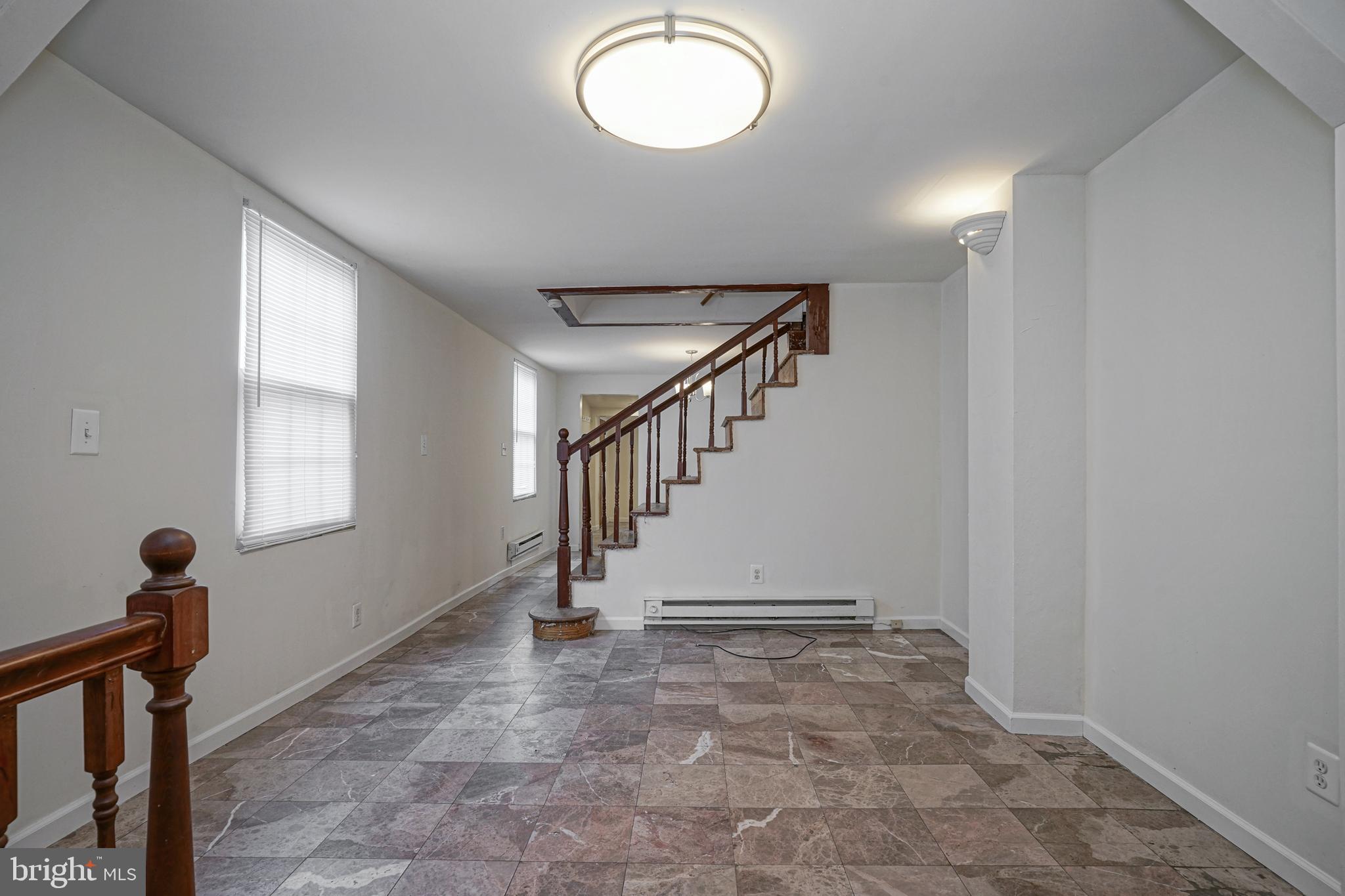 BRIDESBURG - Residential