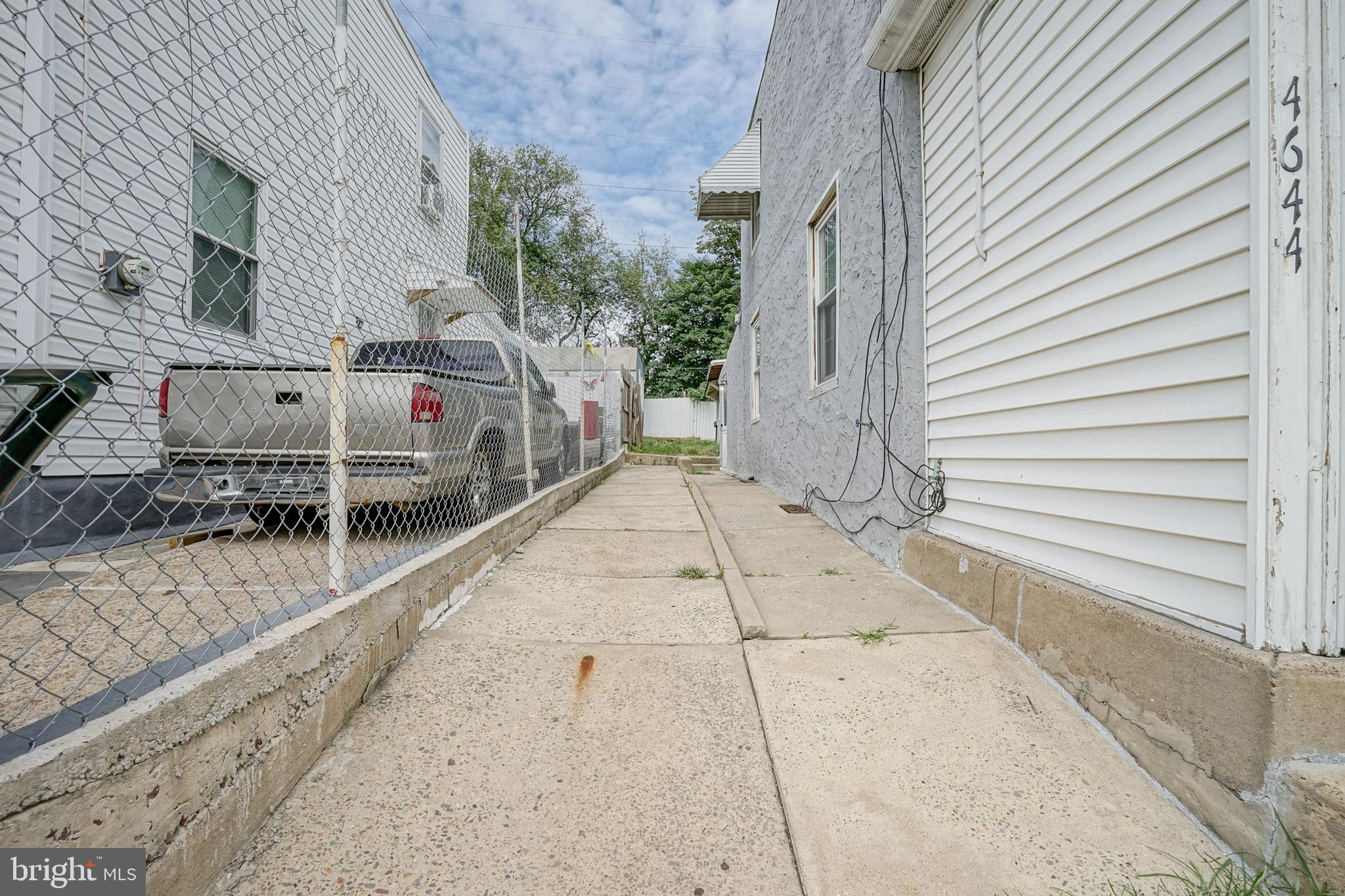 BRIDESBURG - Residential