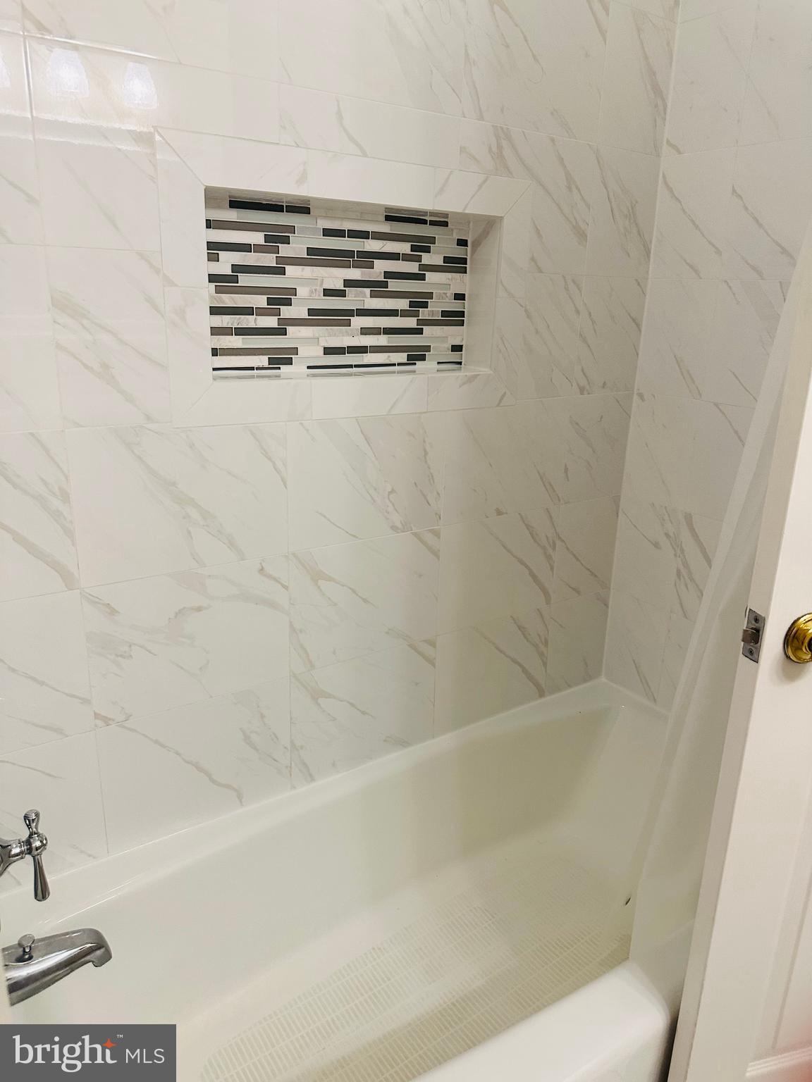 KENTLANDS - Residential Lease