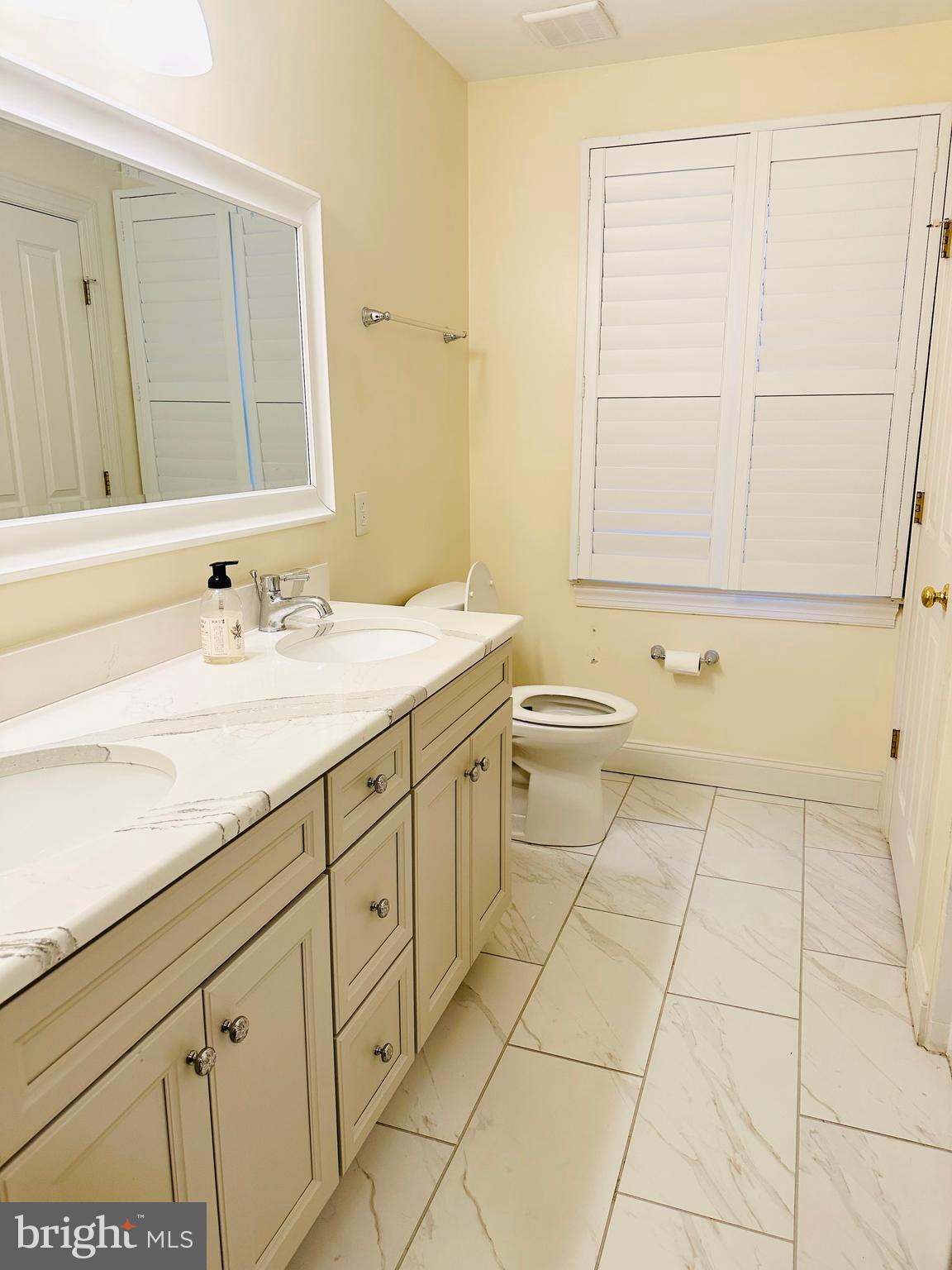 KENTLANDS - Residential Lease