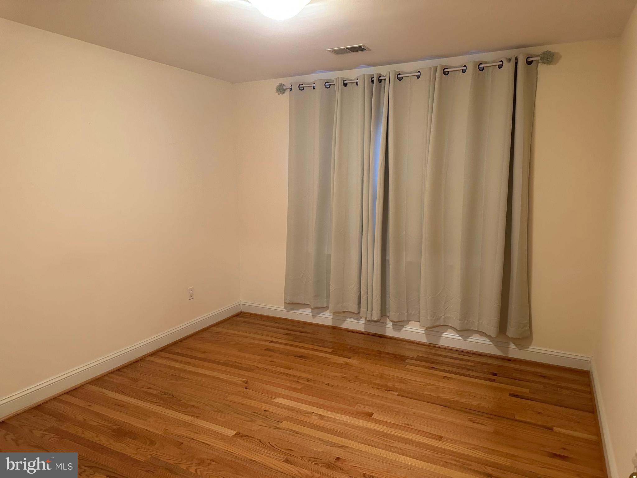 KENTLANDS - Residential Lease