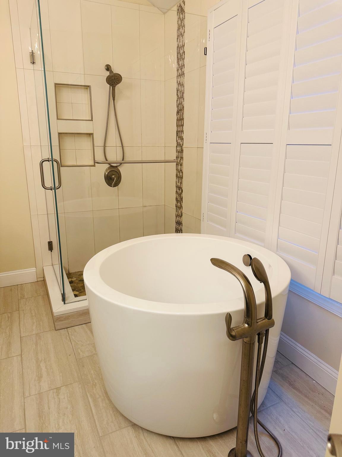 KENTLANDS - Residential Lease