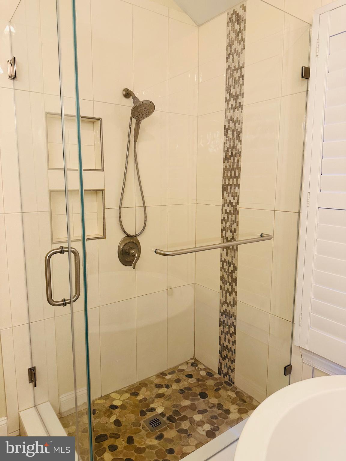 KENTLANDS - Residential Lease