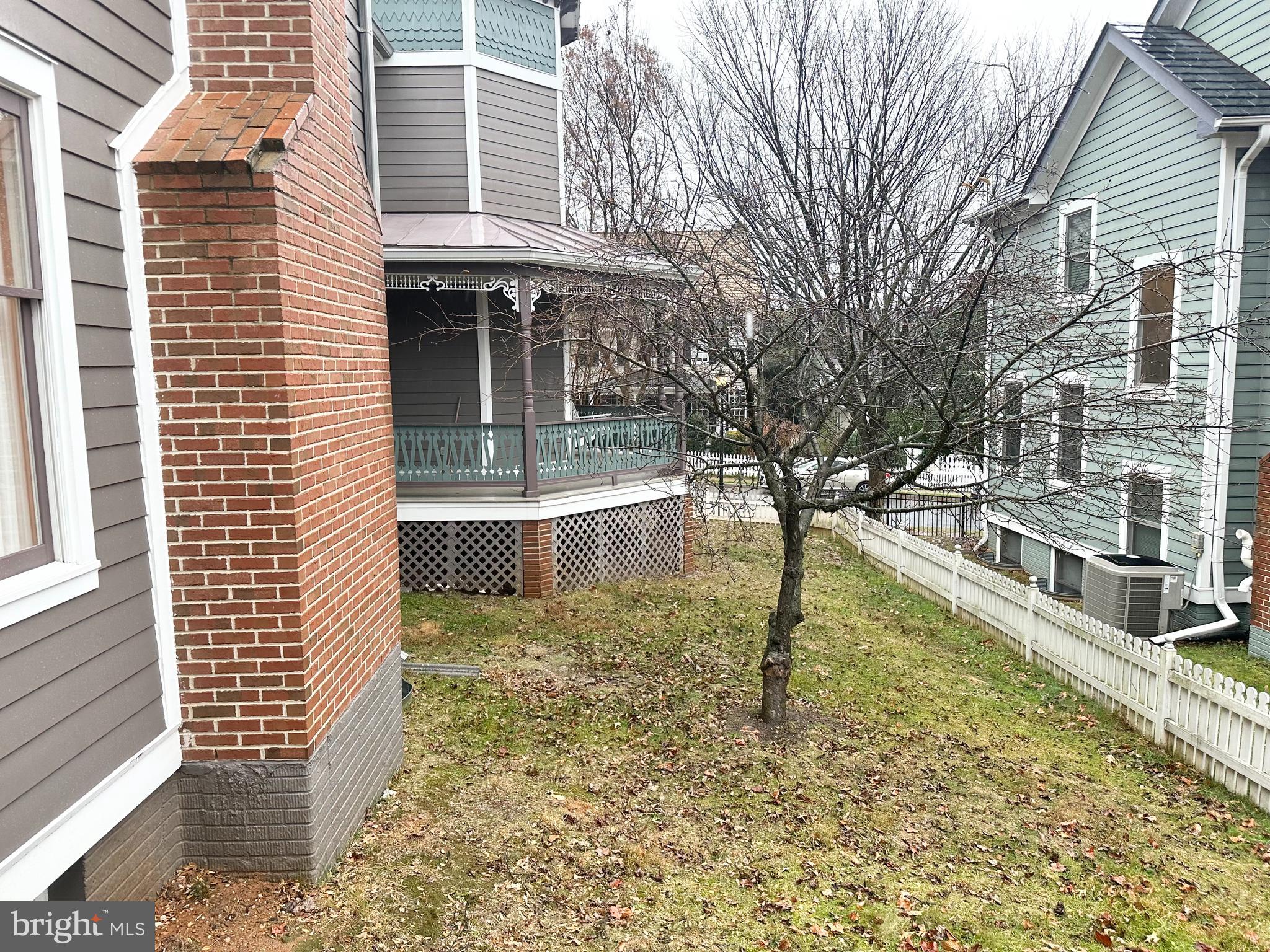 KENTLANDS - Residential Lease