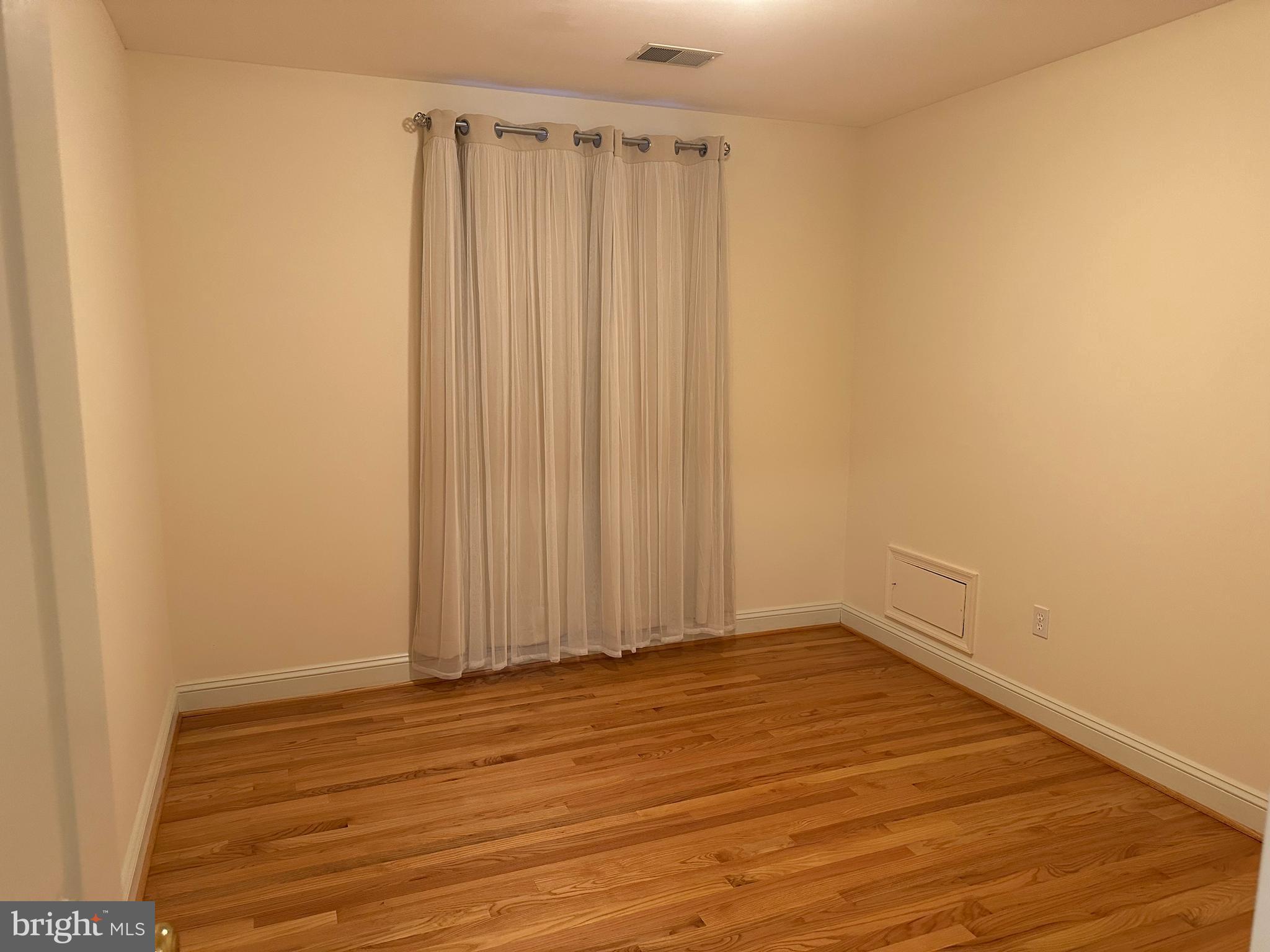 KENTLANDS - Residential Lease